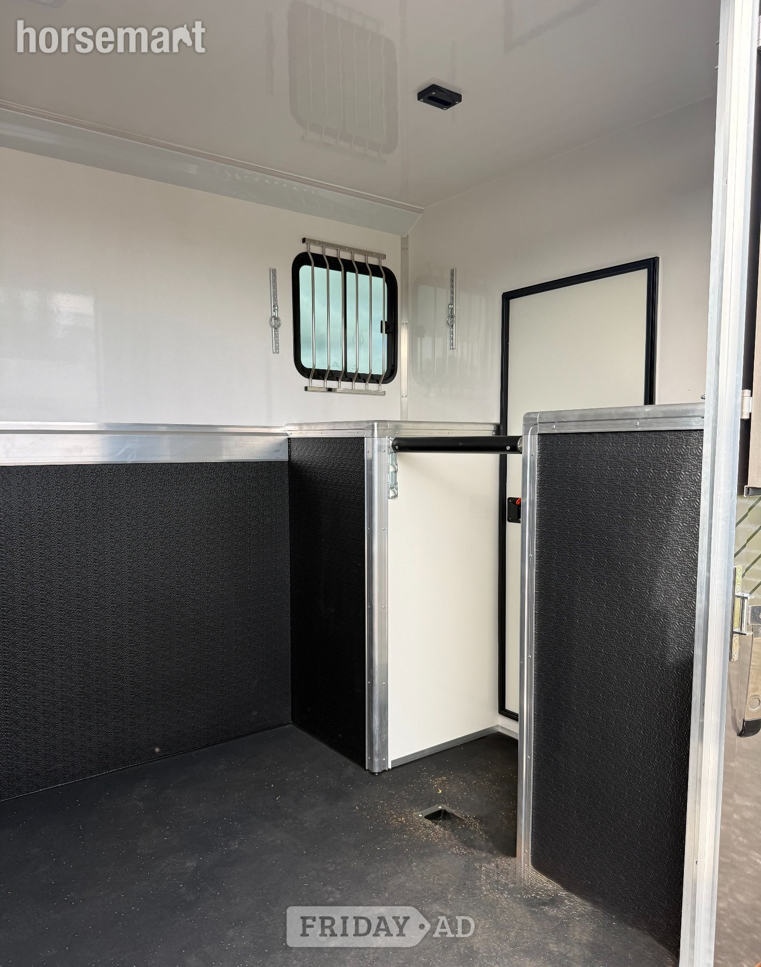 I.C.E Dynamic Citroen Horsebox - Trailers & Horseboxes