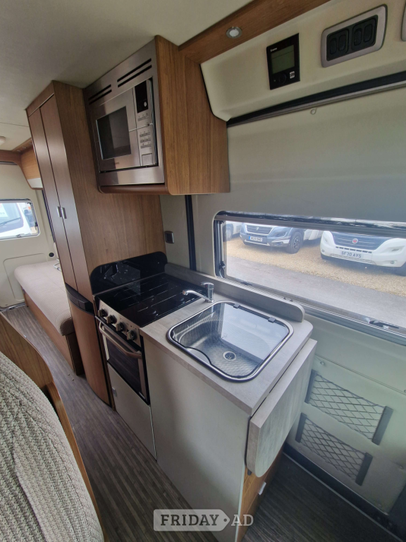 [2 berth ]Auto-Trail V-Line 636