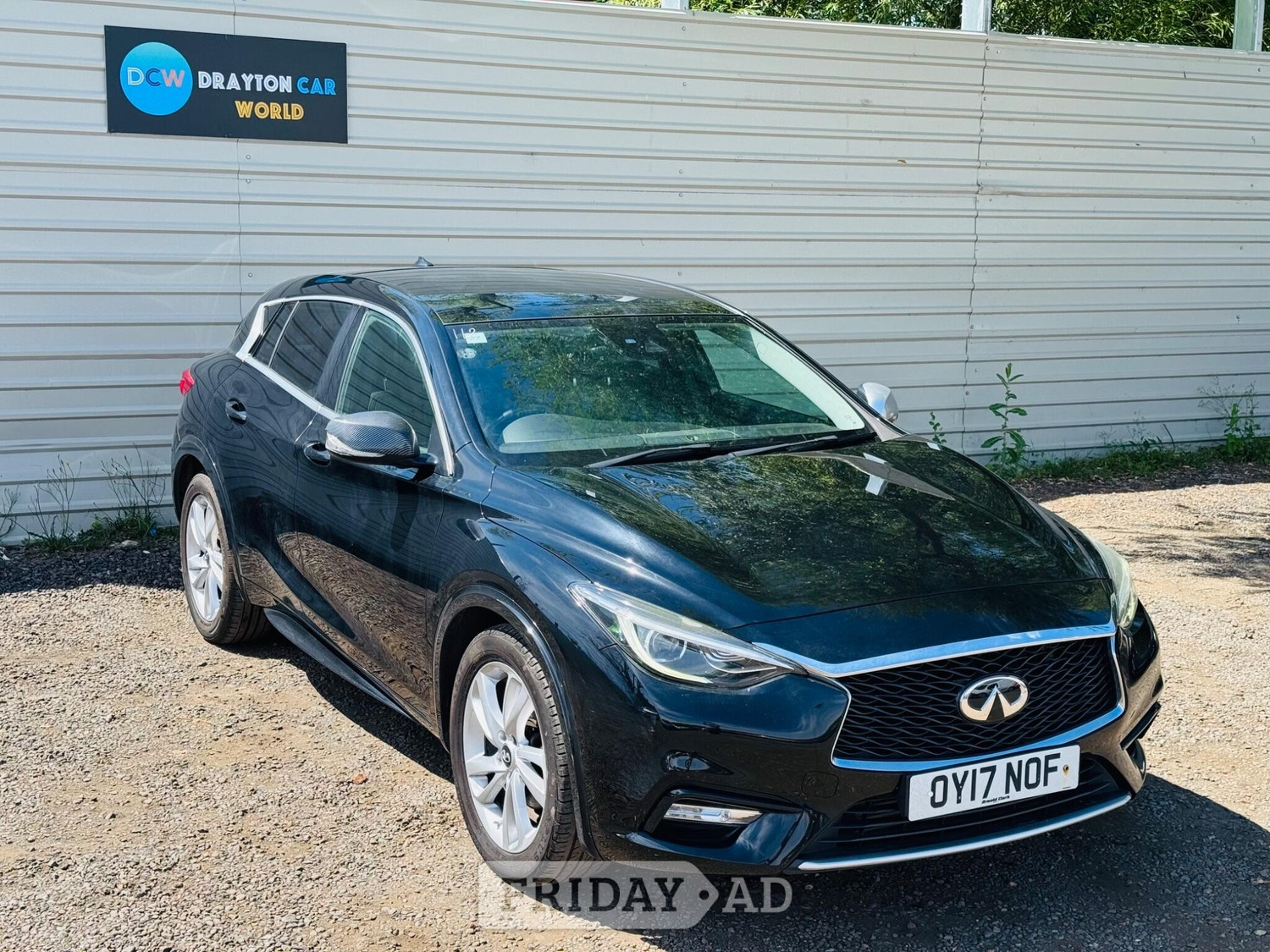 Infiniti Q30 2017 - Cars