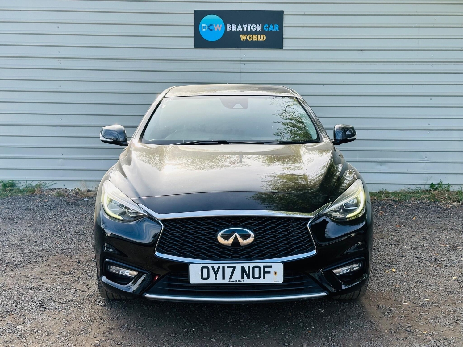 [ berth ]Infiniti Q30