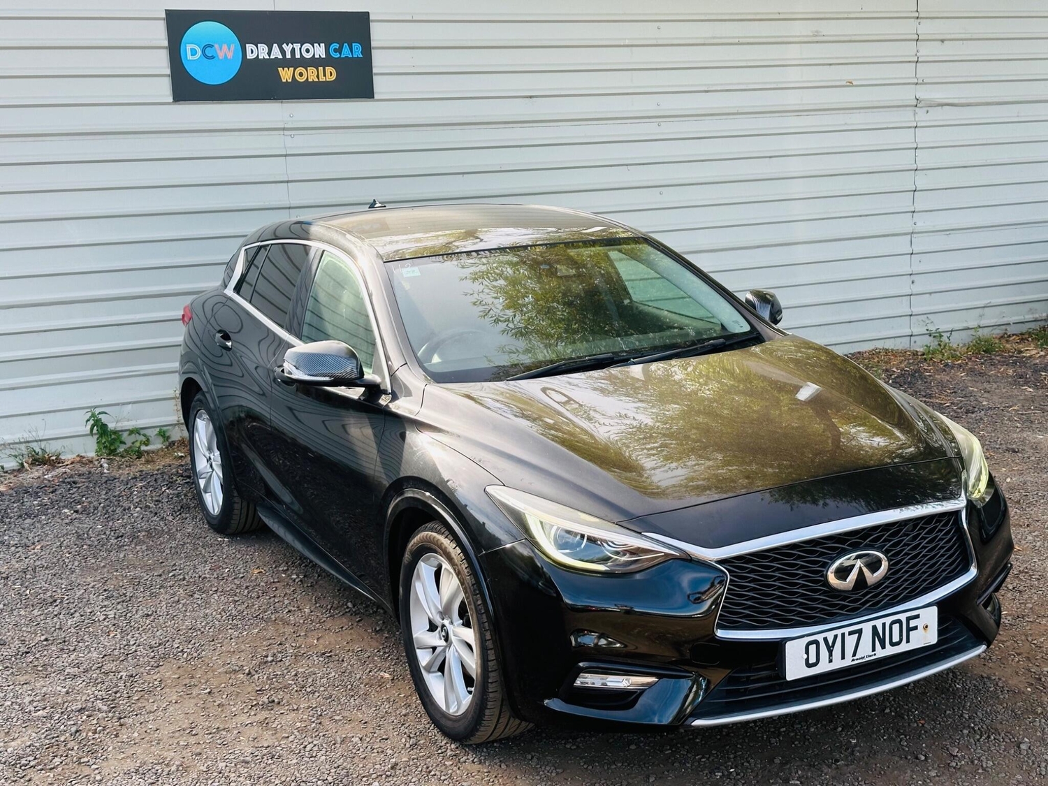 Infiniti Q30 2017 - Cars