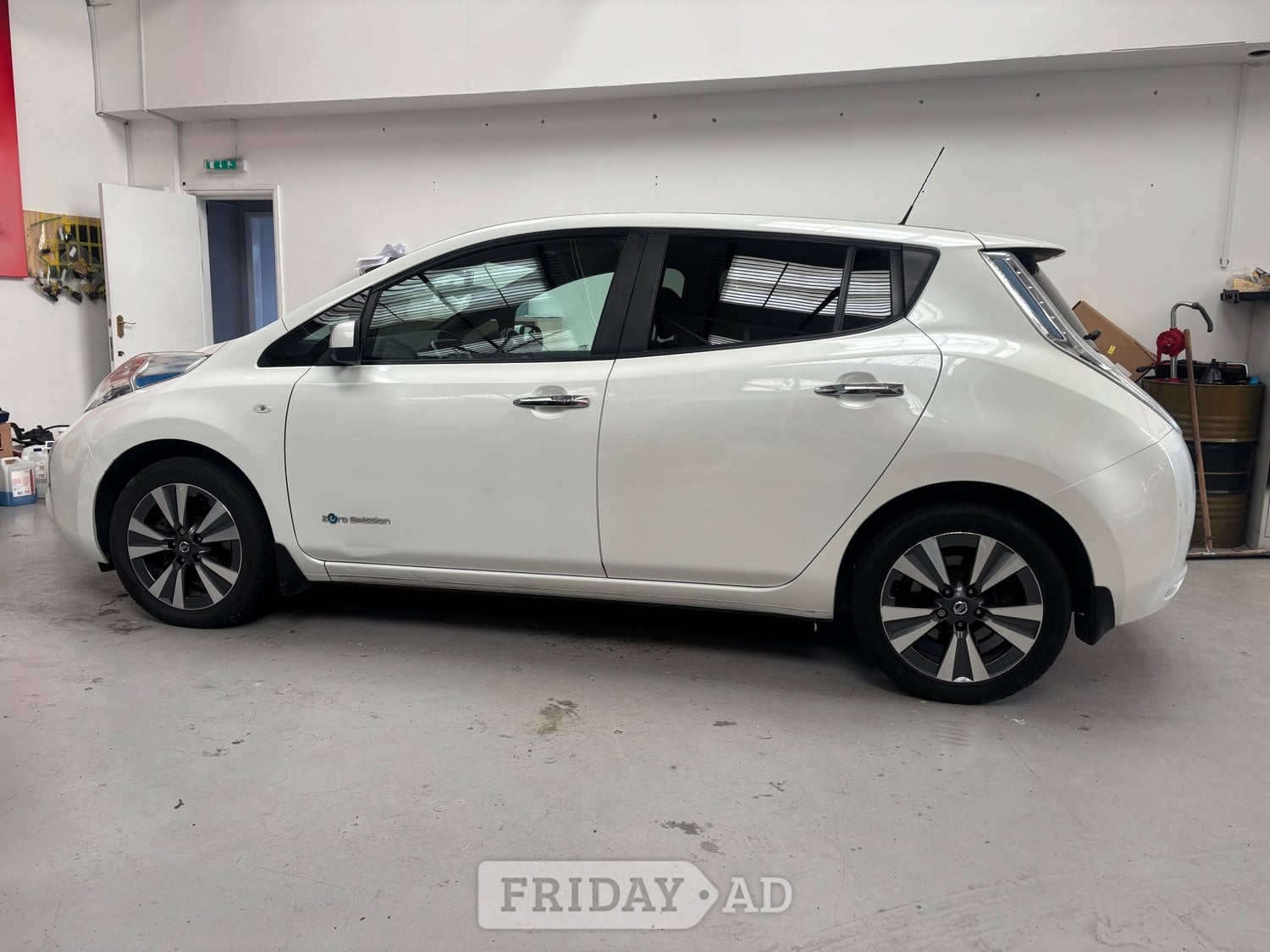 Nissan LEAF 2017 - Cars in Portsmouth
