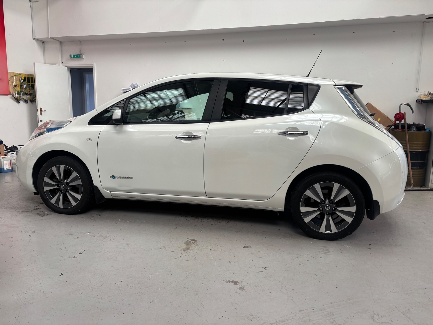 Nissan LEAF 2017 - Cars in Portsmouth