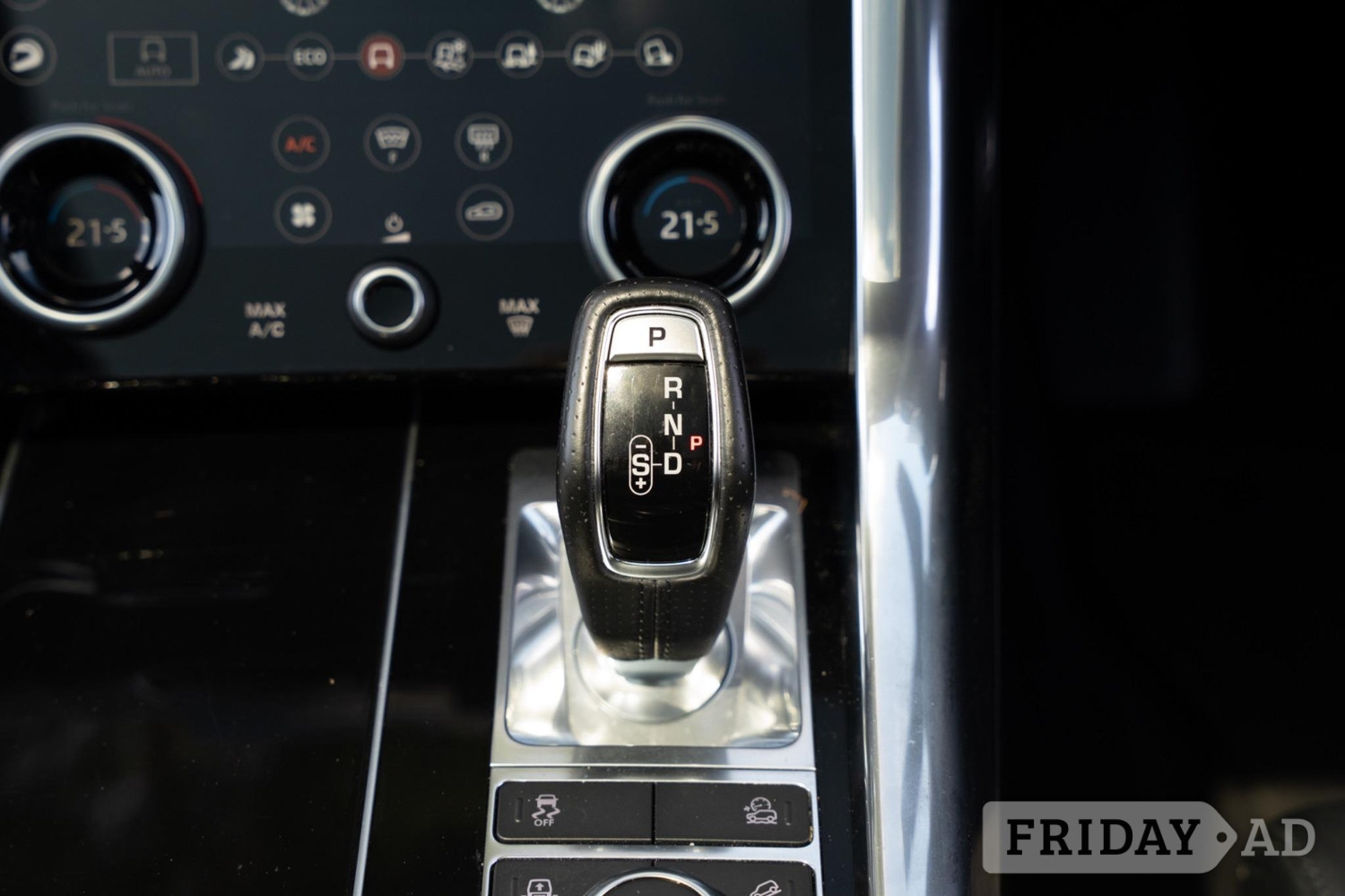 [ berth ]Land Rover Range Rover Sport