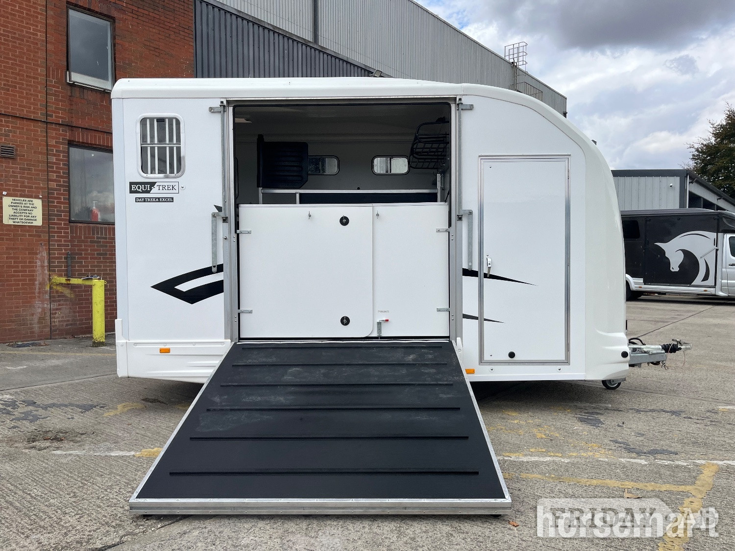 [ berth ]Equi-Trek Day-Treka Excel