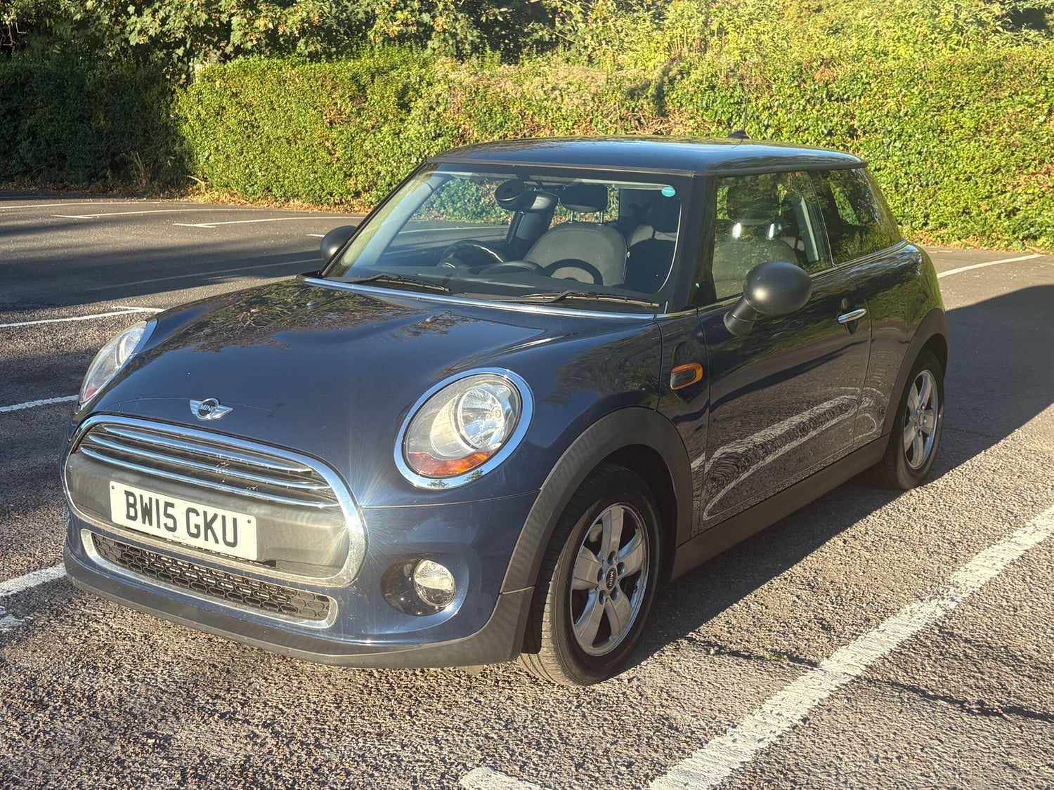 Mini Hatch 2015 in East Molesey