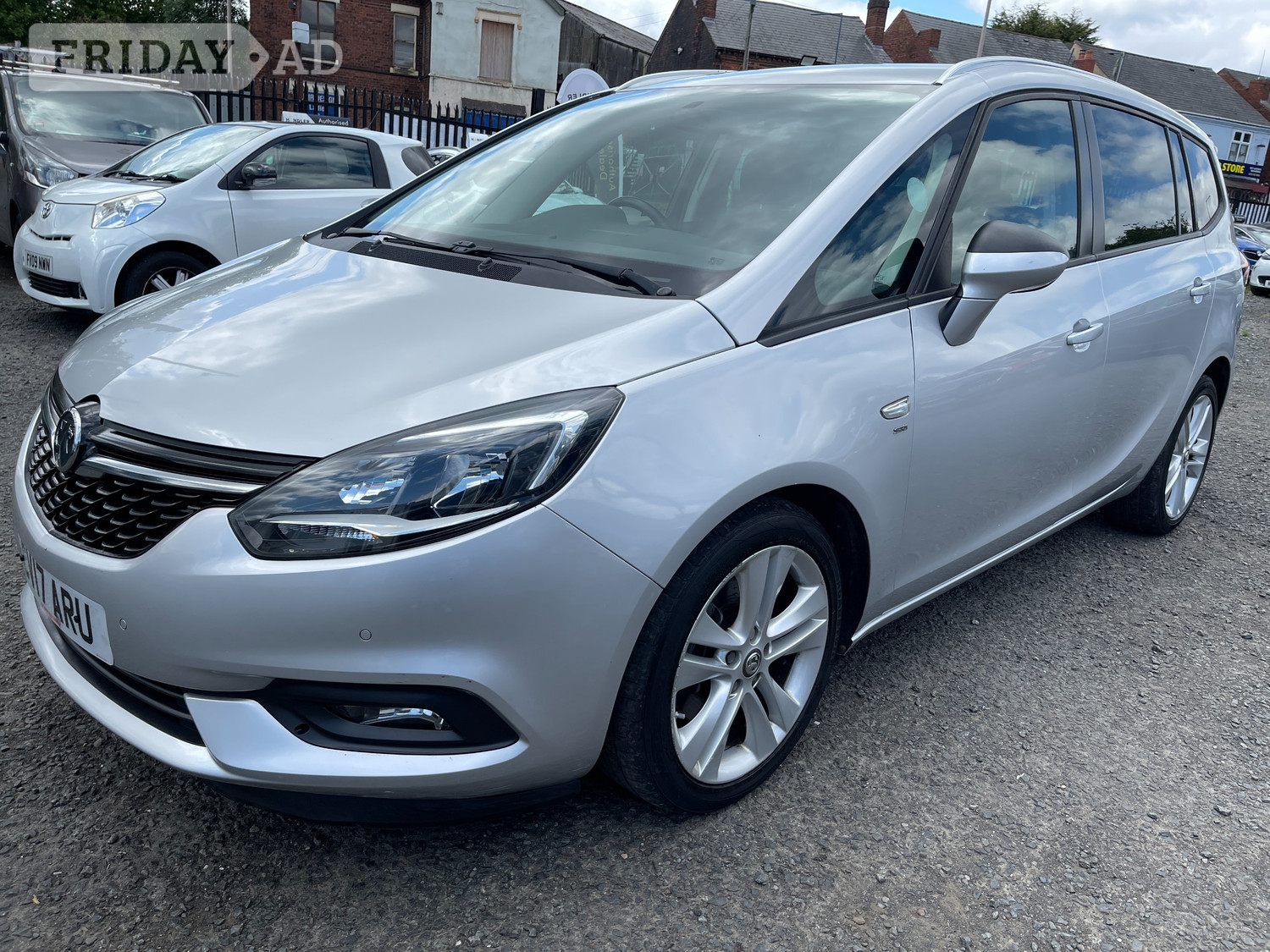 [ berth ]Vauxhall Zafira Tourer