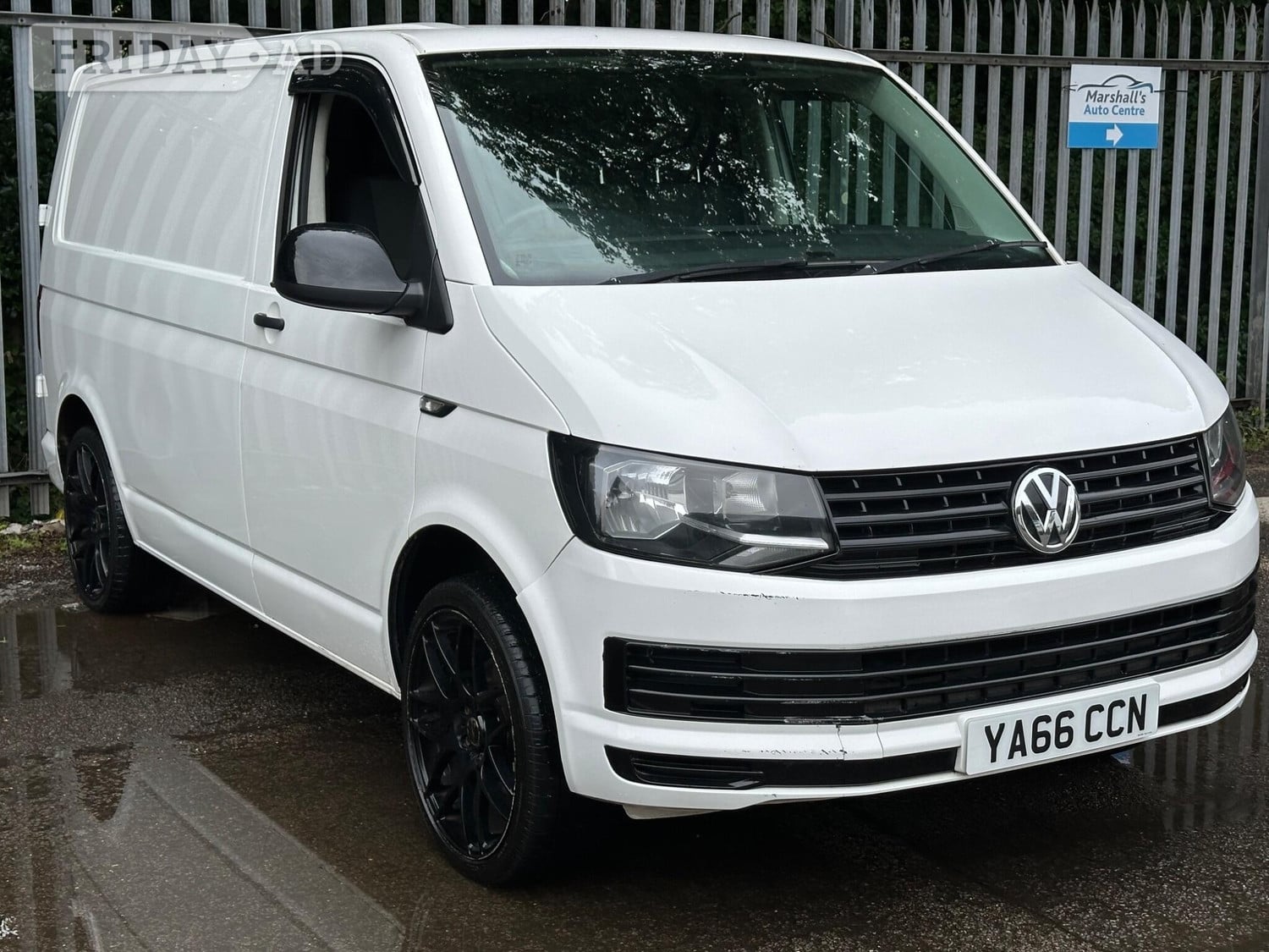 Volkswagen Transporter 2017 in Cardiff