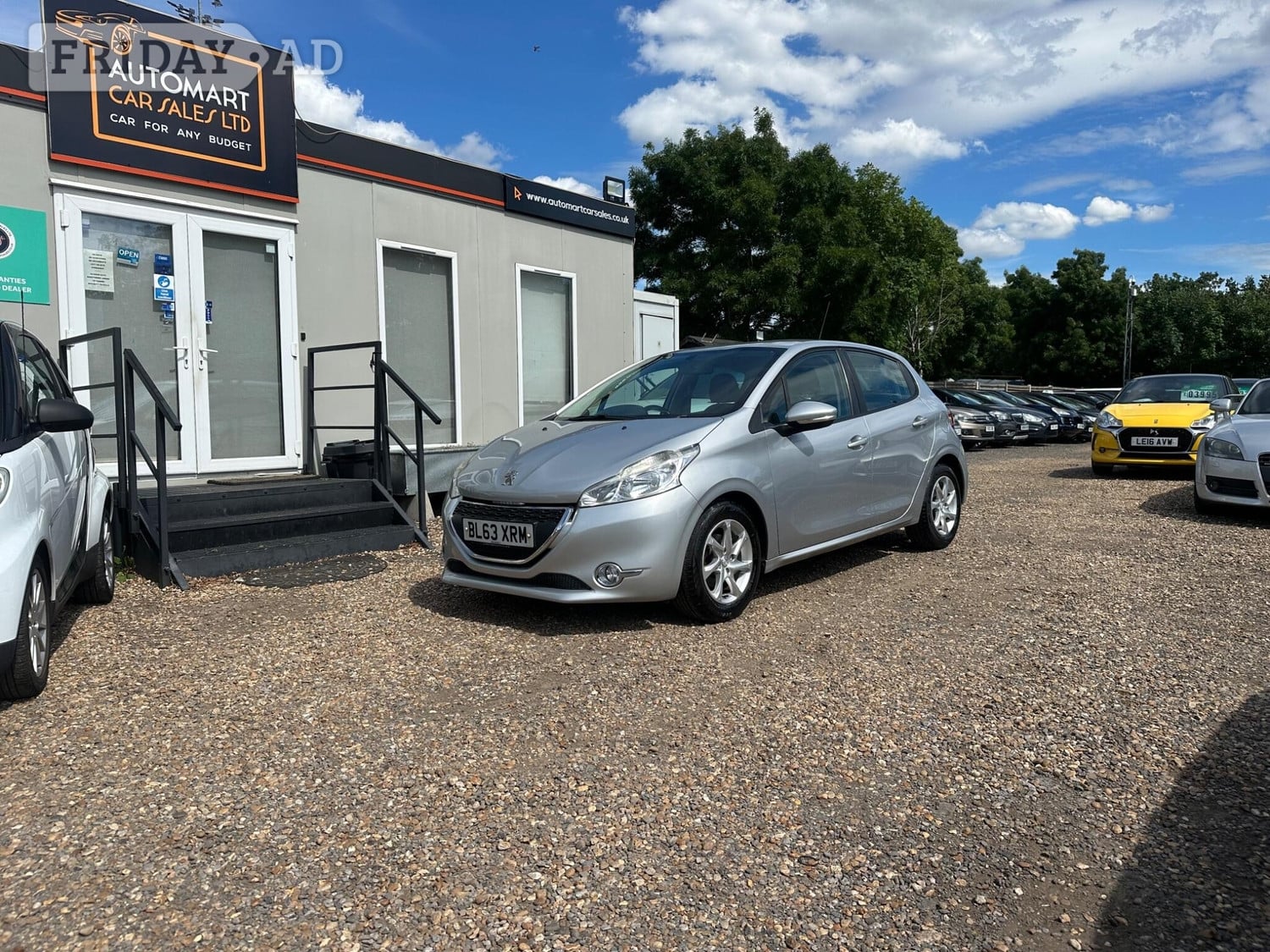 [ berth ]Peugeot 208