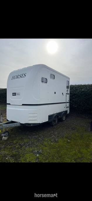 Equi-Trek Equitrek M  Horse Trailer