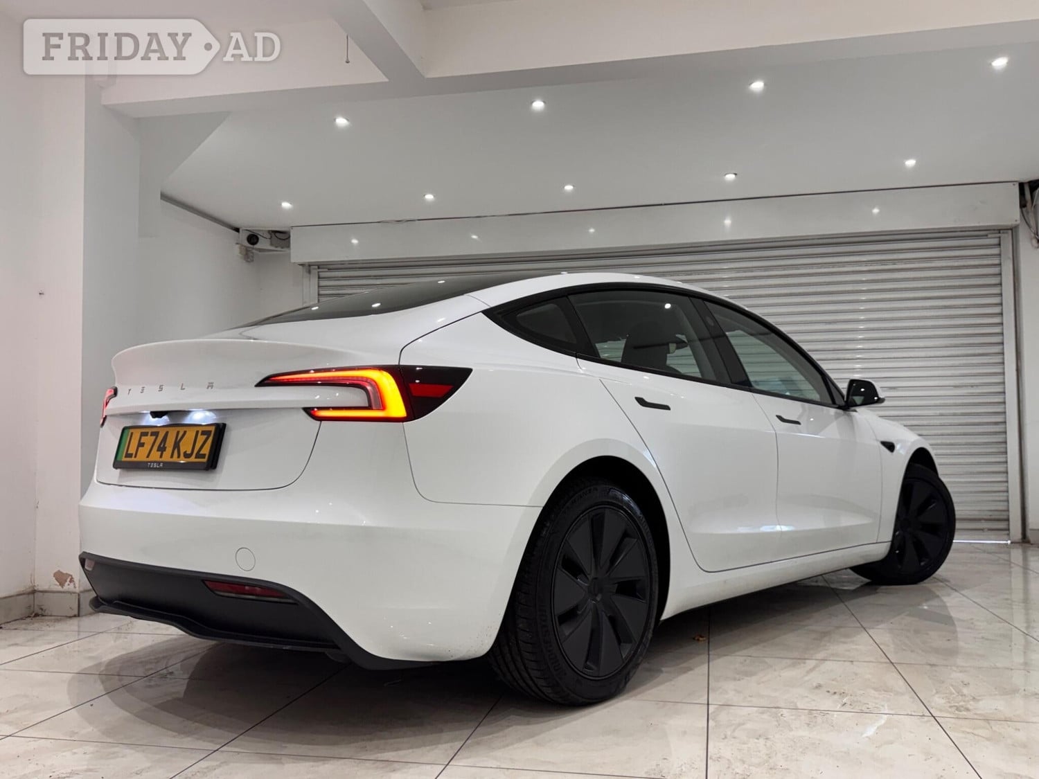 [ berth ]Tesla Model 3