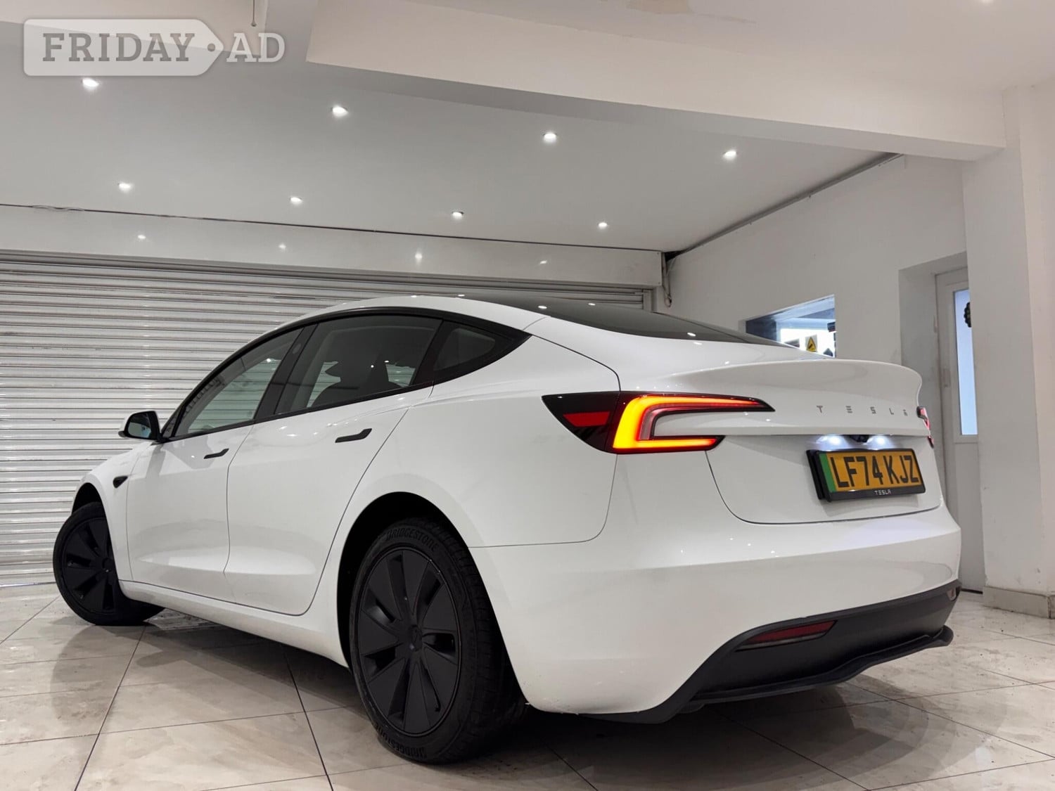 Tesla Model 3 2024 - Cars