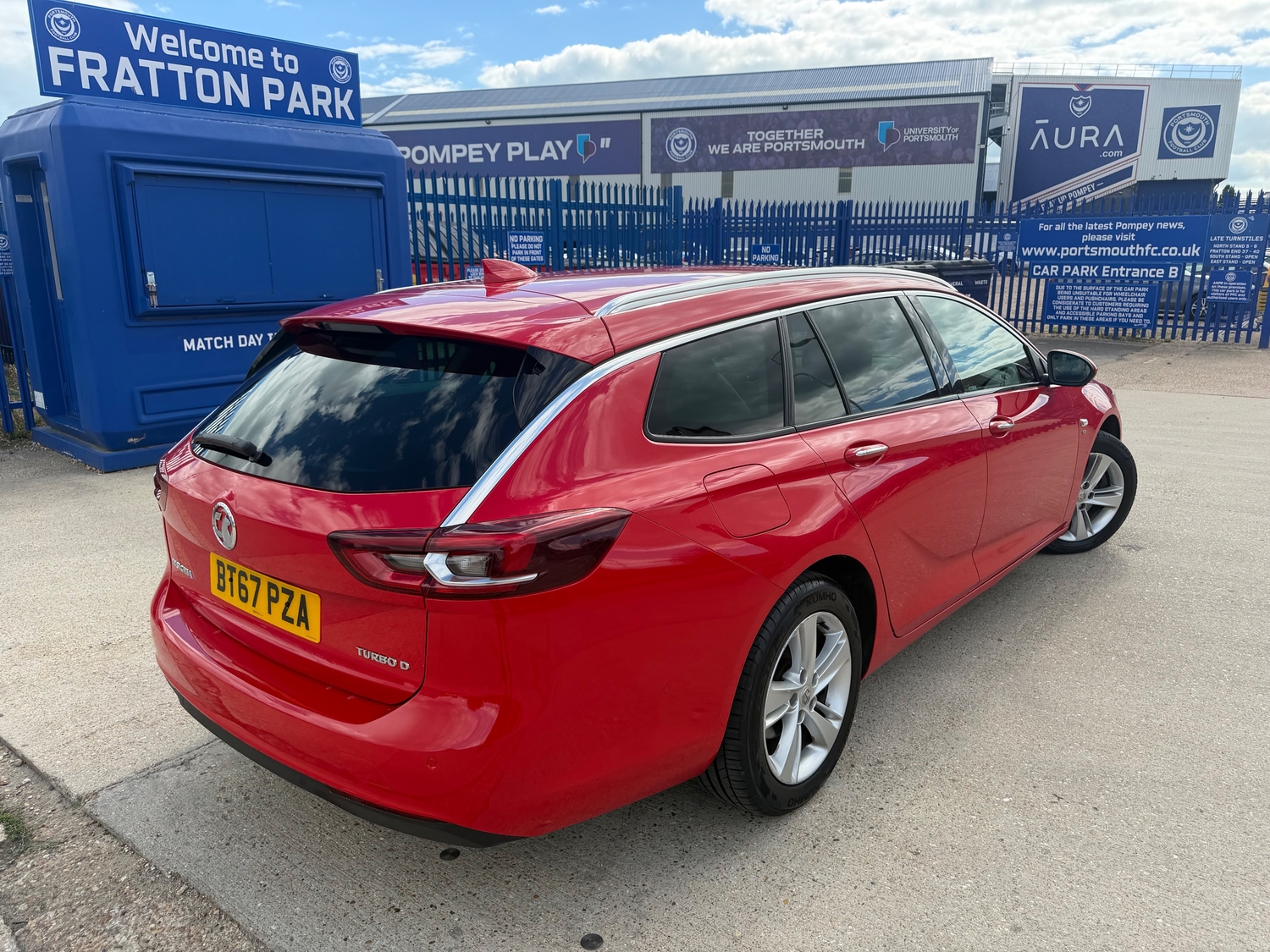 Vauxhall Insignia 2017 - Cars in Portsmouth