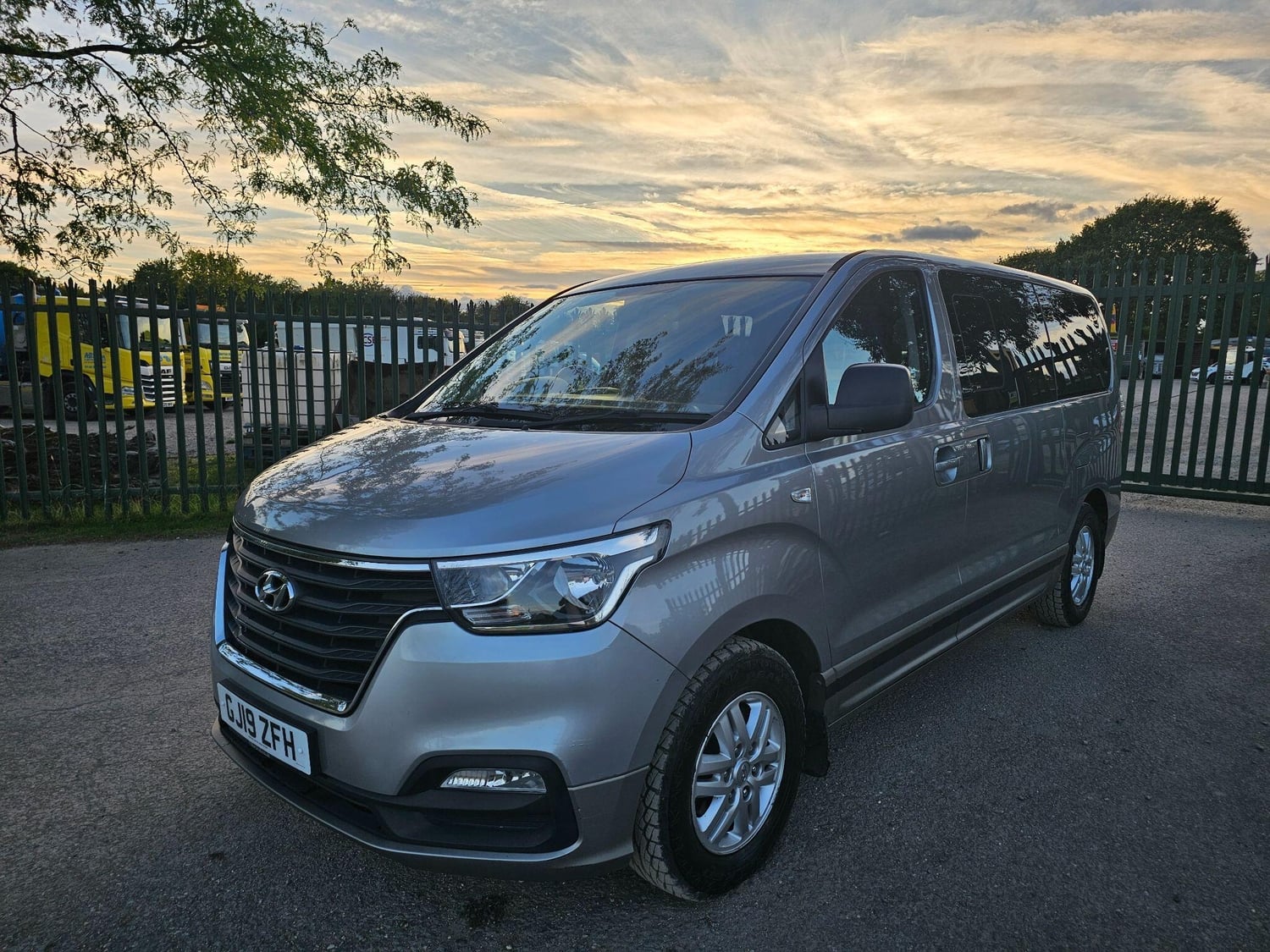 [ berth ]Hyundai i800