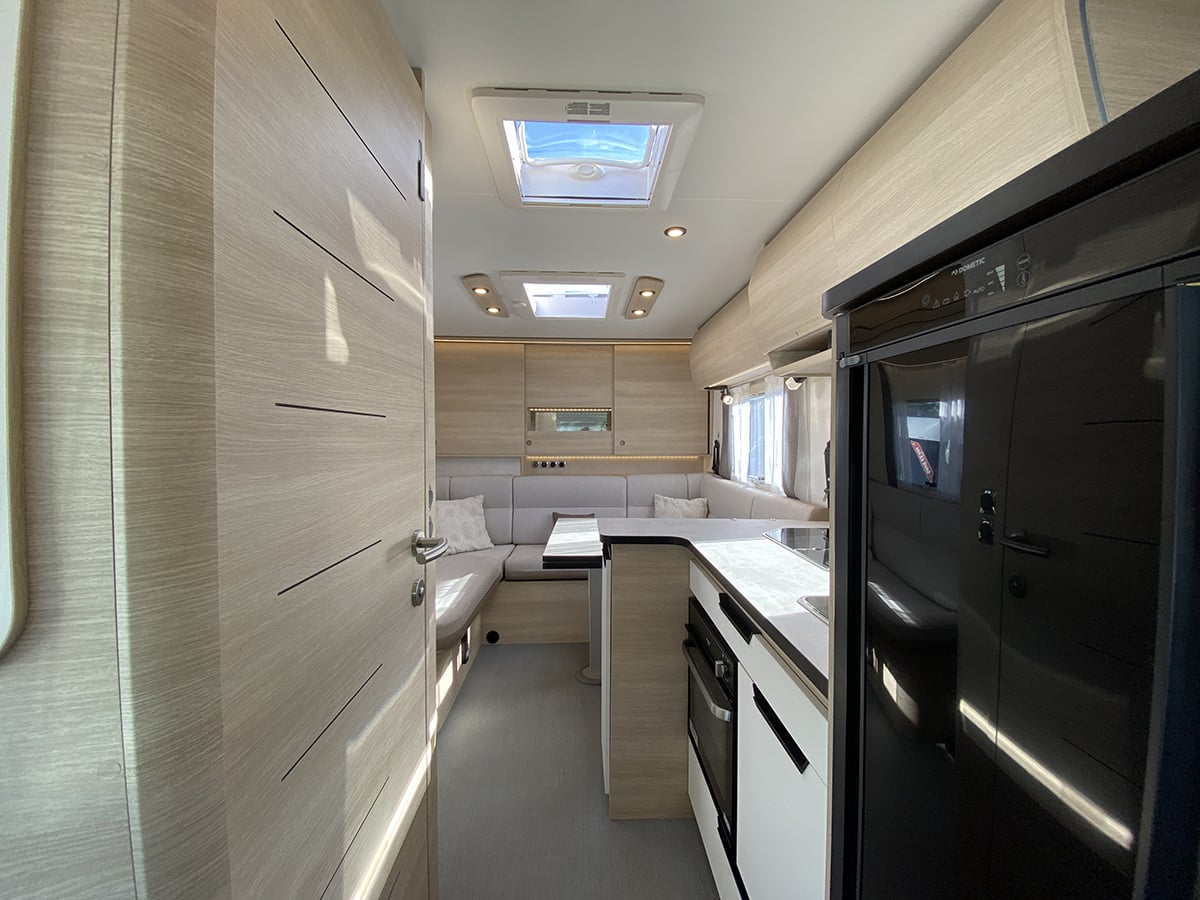 [4 berth ]Rapido Series 8F 854F