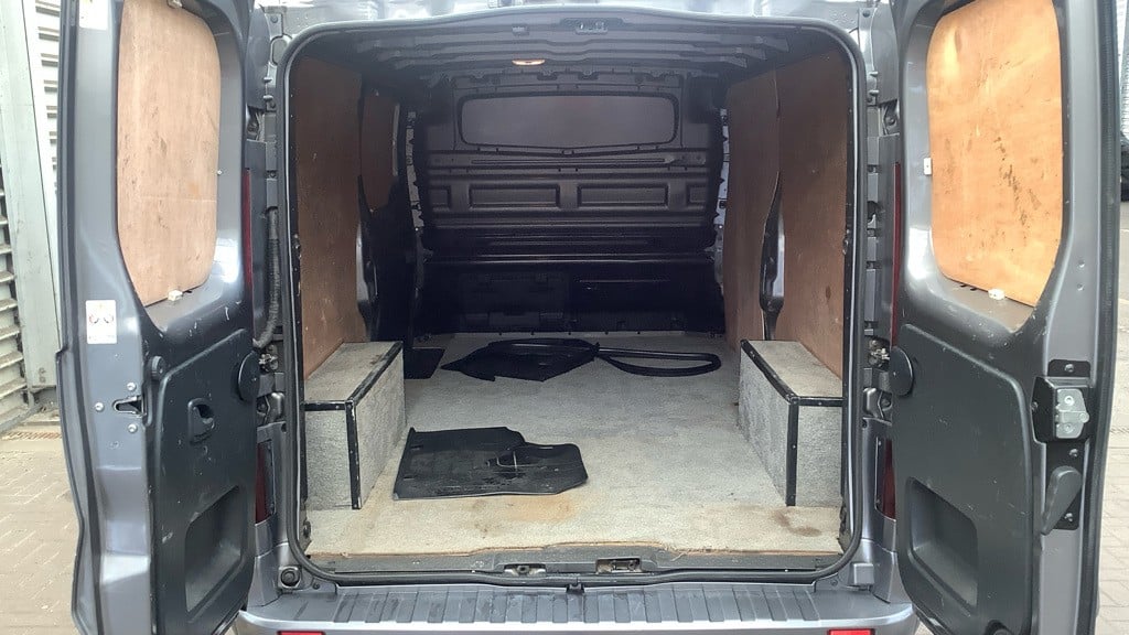 Vauxhall Vivaro 2015 - Vans & Commercial Vehicles
