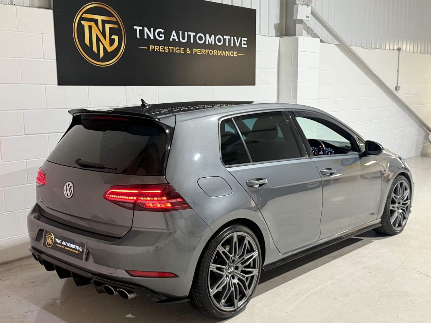 Volkswagen Golf 2019 - Cars in Croydon