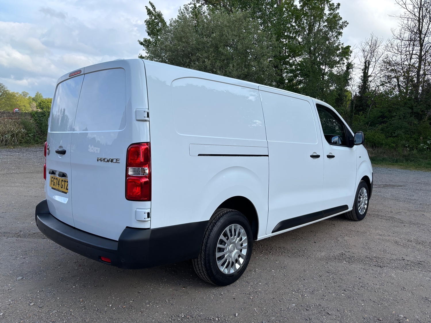 [ berth ]Toyota ProAce