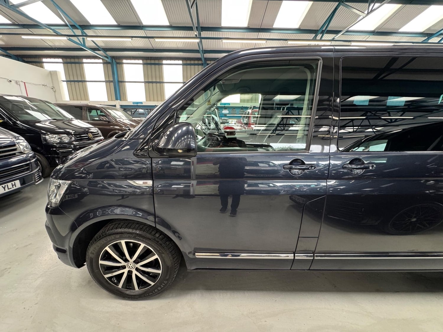 Volkswagen Caravelle 2019 - Cars