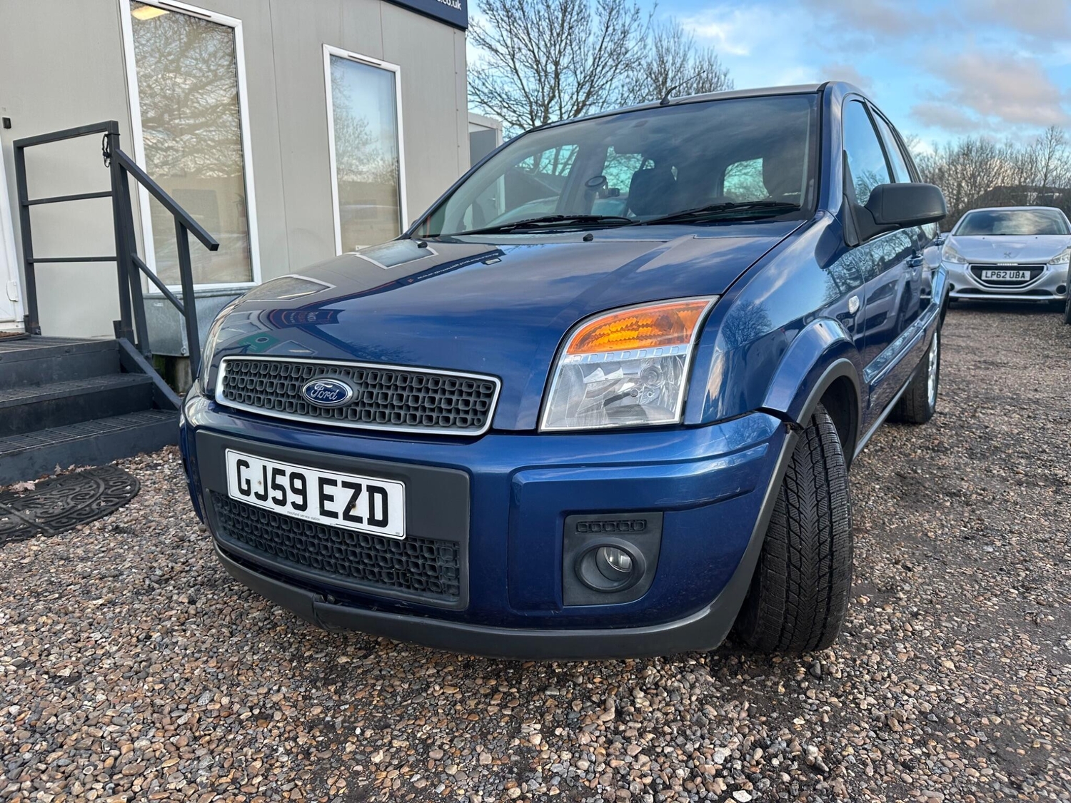 [ berth ]Ford Fusion