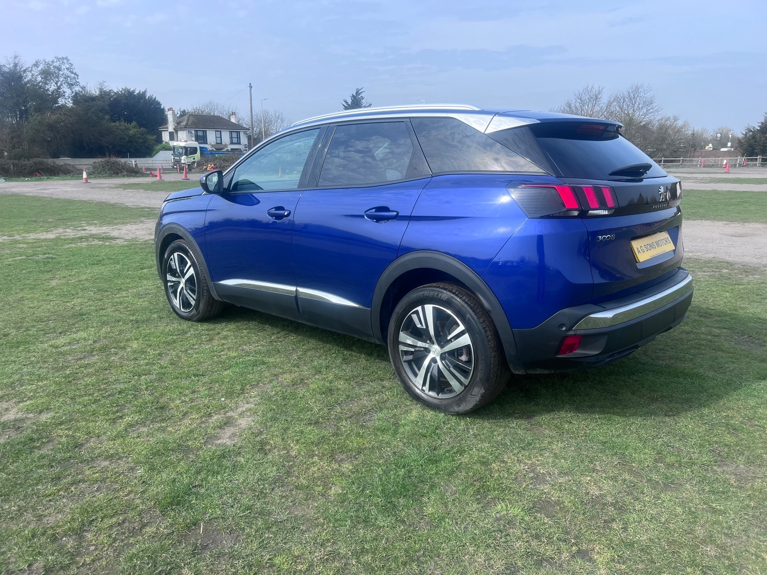 [ berth ]Peugeot 3008