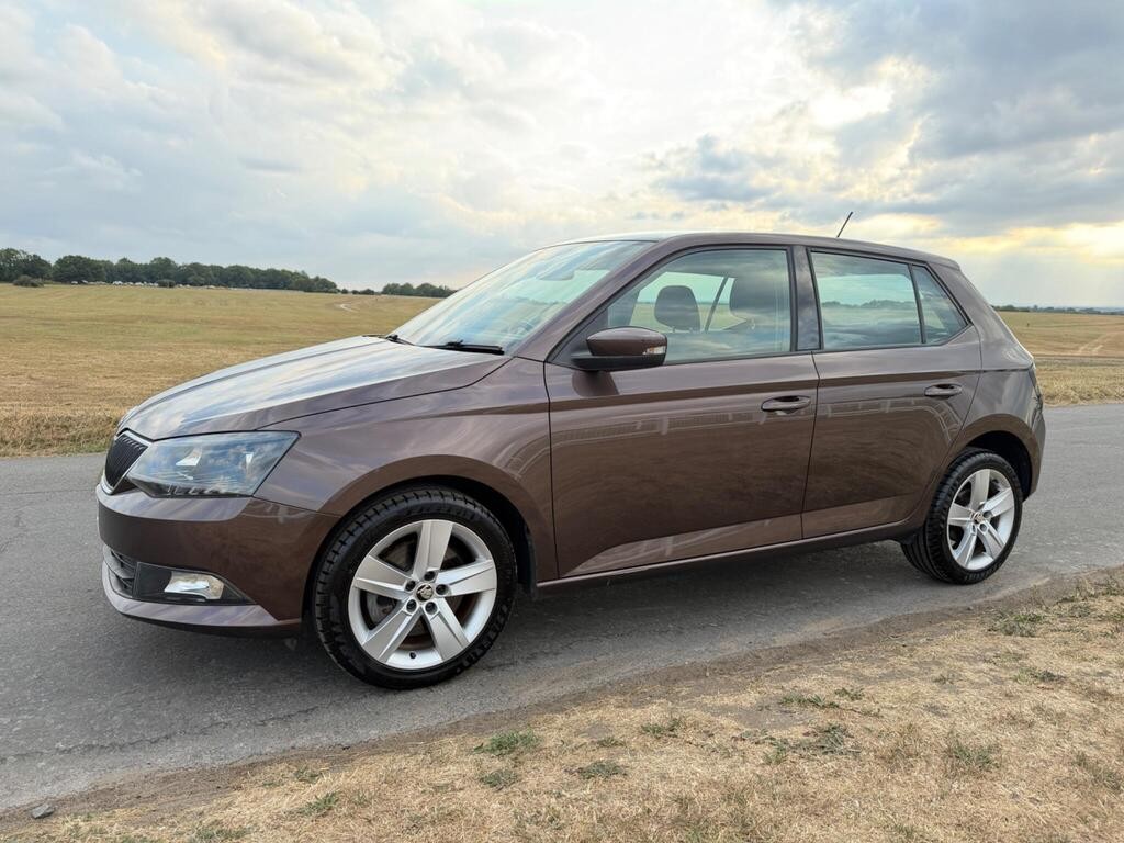 Skoda Fabia 2015 - Cars