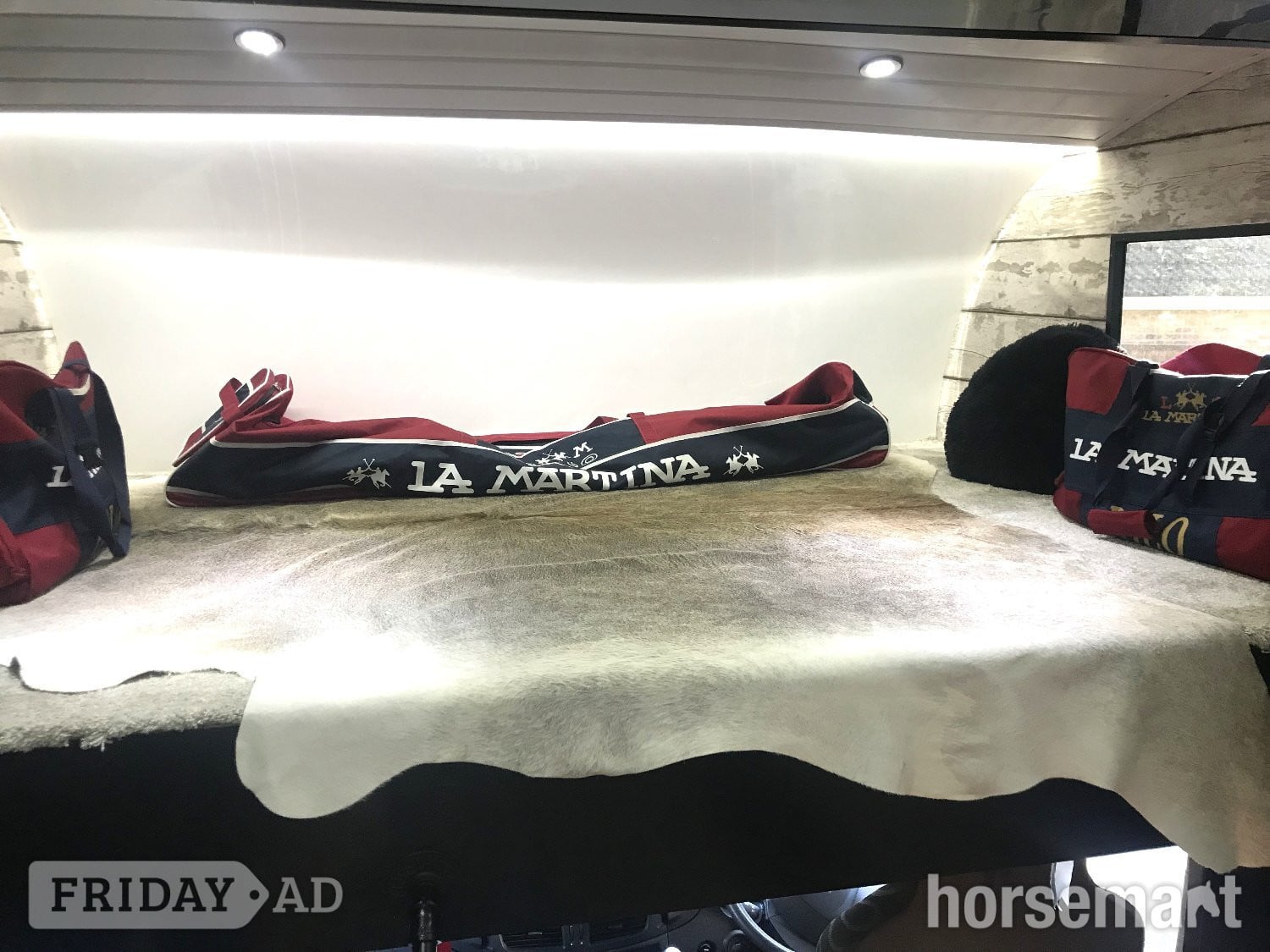 Bretherton  Iveco Horsebox - Trailers & Horseboxes in Camberley