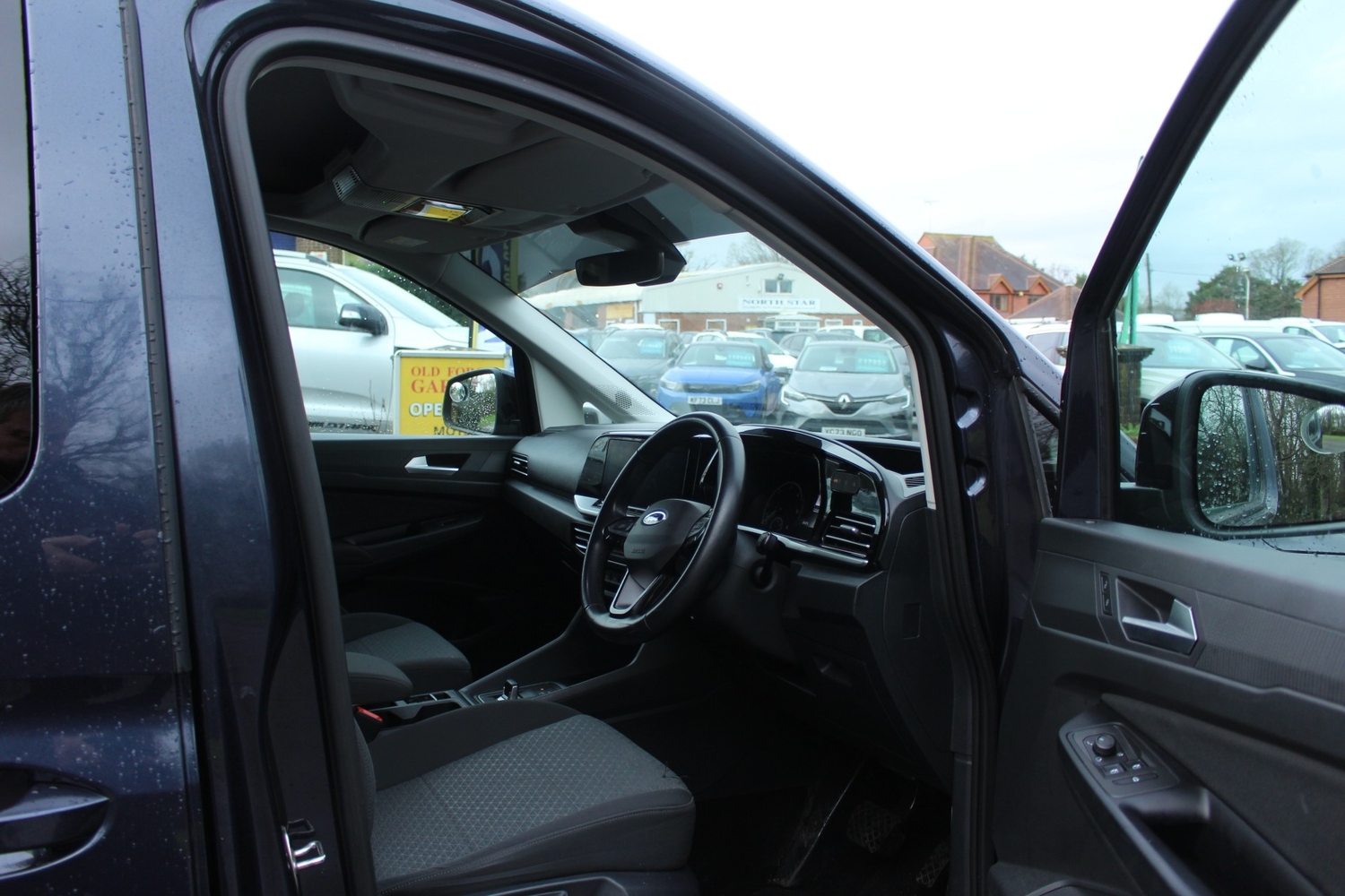 Ford Tourneo Connect 2022 - Cars in Hassocks