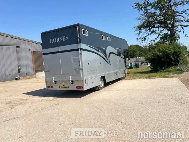 Thorpe  Daf Trucks Horsebox - Trailers & Horseboxes in Sarratt