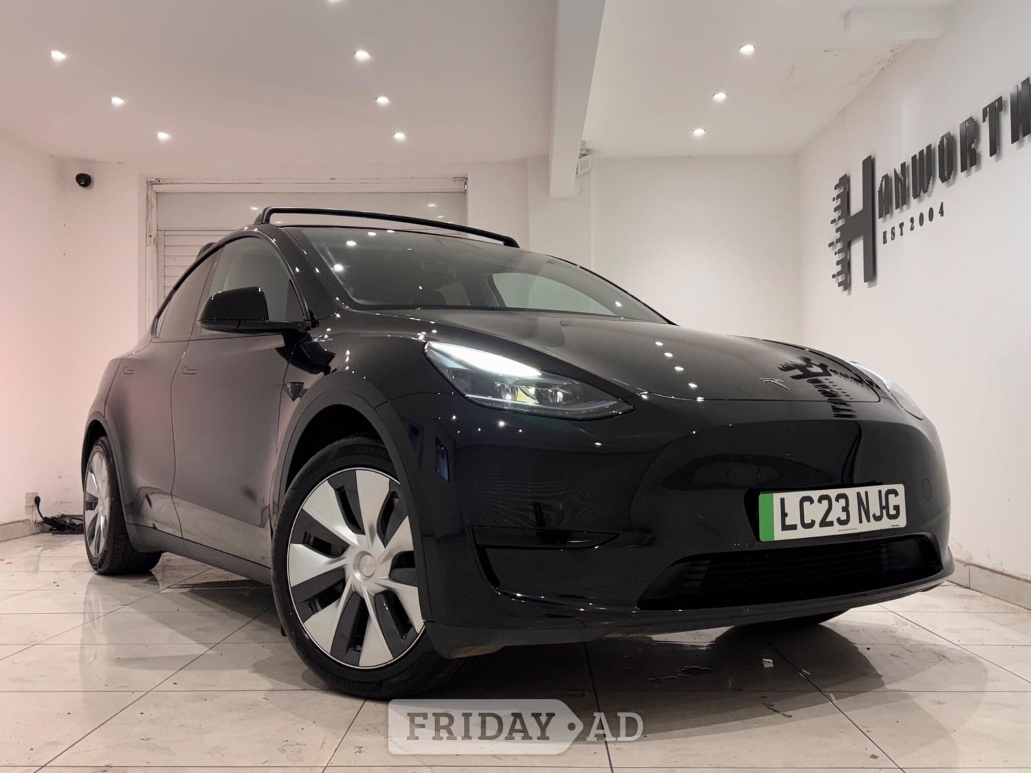 Tesla Model Y 2023 in Hounslow