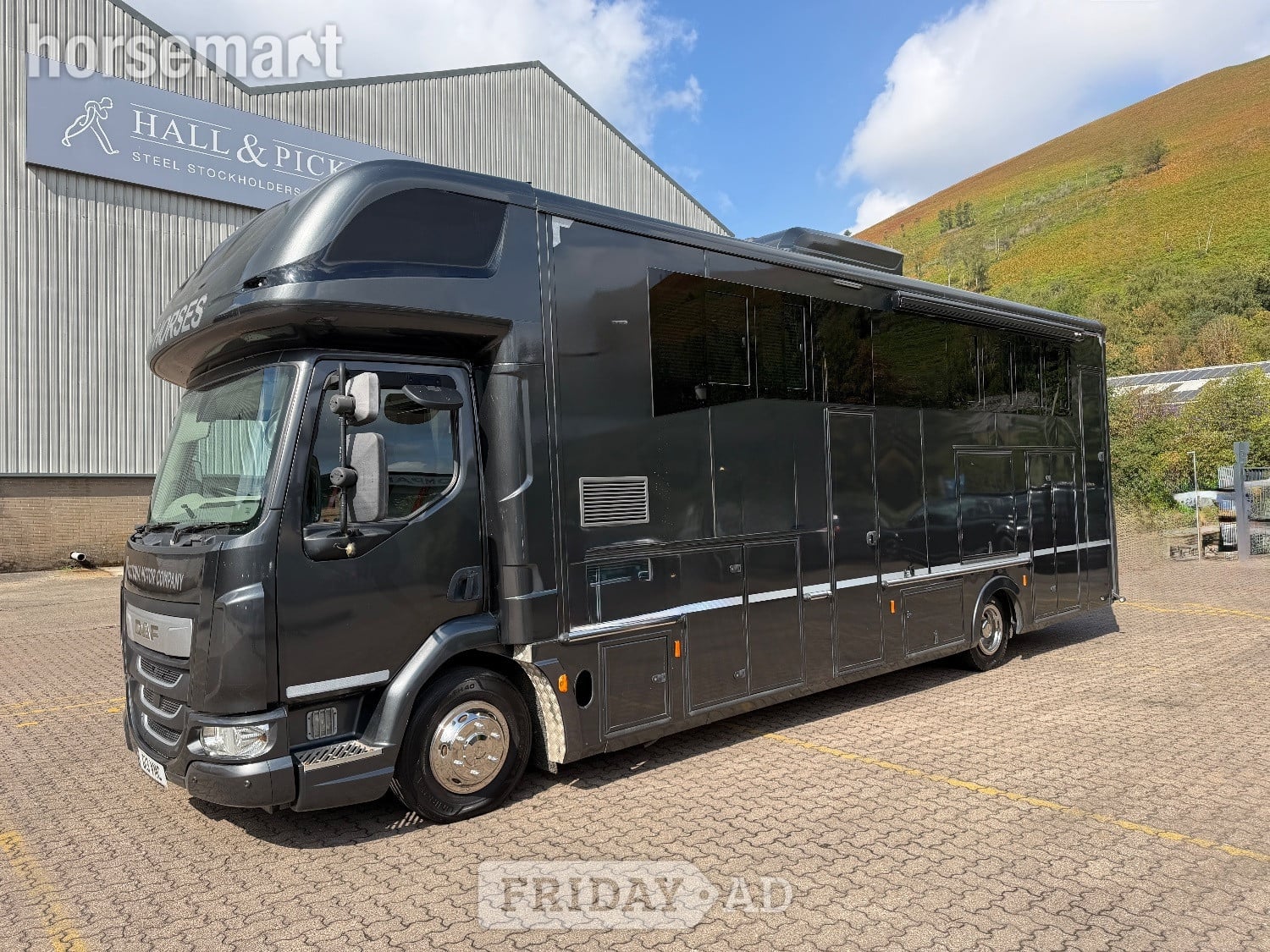 JC  Daf Trucks Horsebox - Trailers & Horseboxes