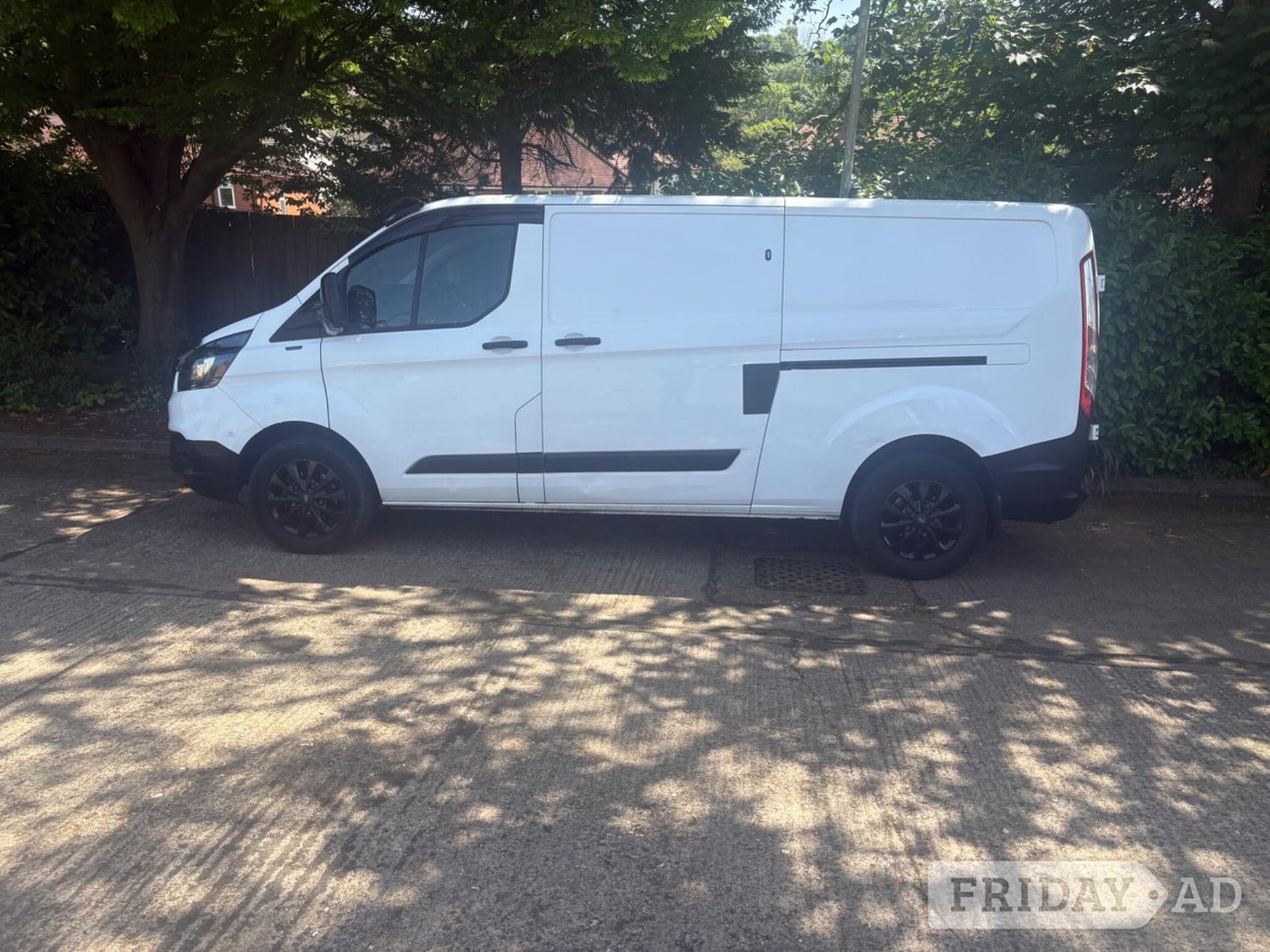 [ berth ]Ford Transit Custom