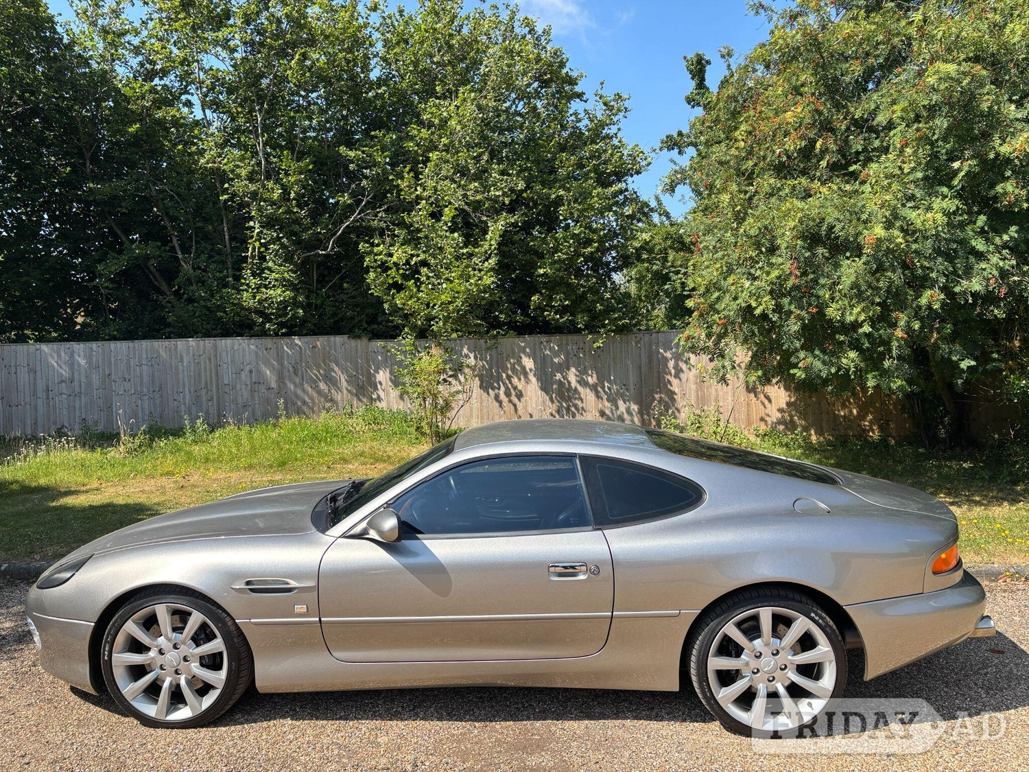 Aston Martin DB7 2002 - Cars