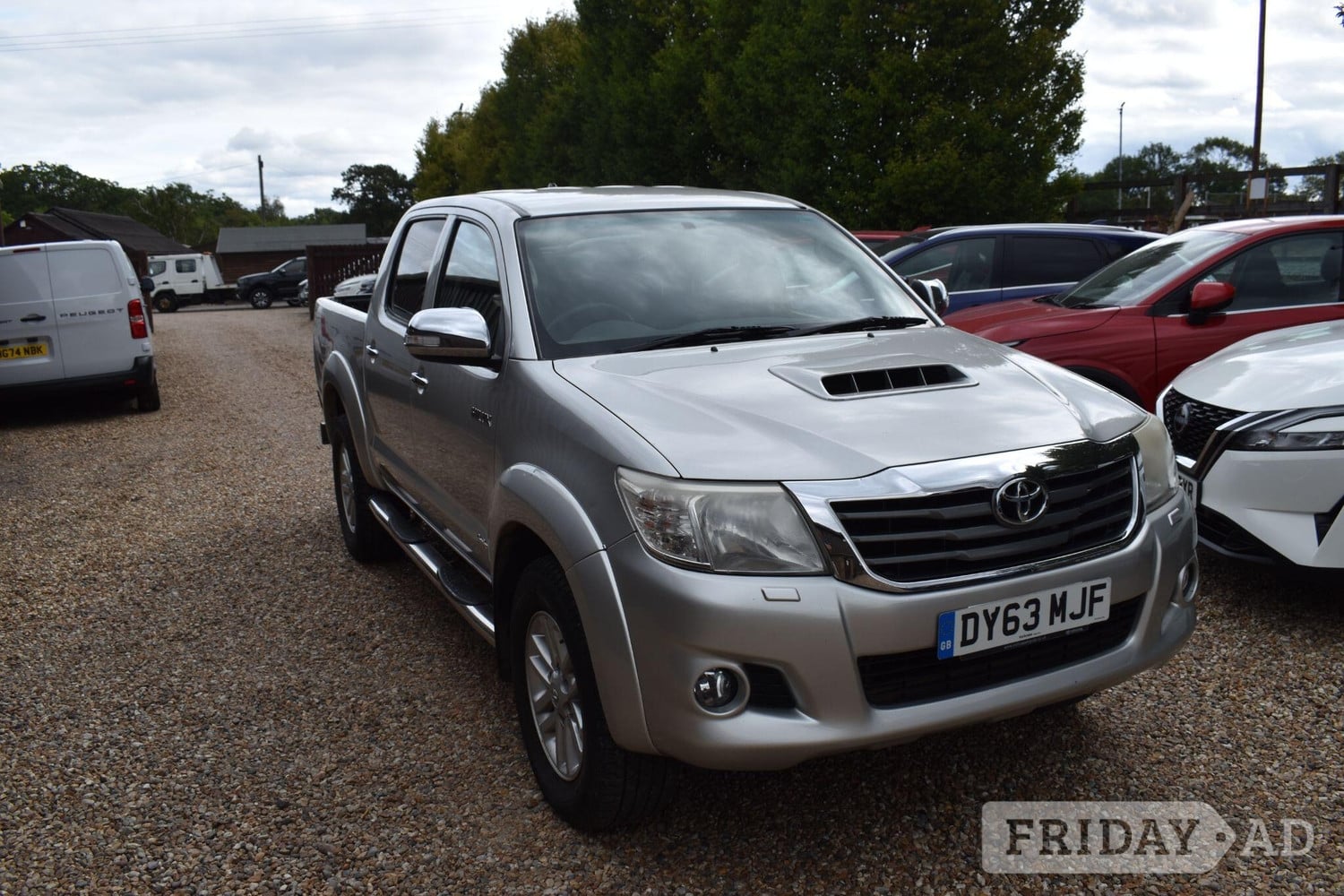 Toyota Hilux 2013 in Guildford
