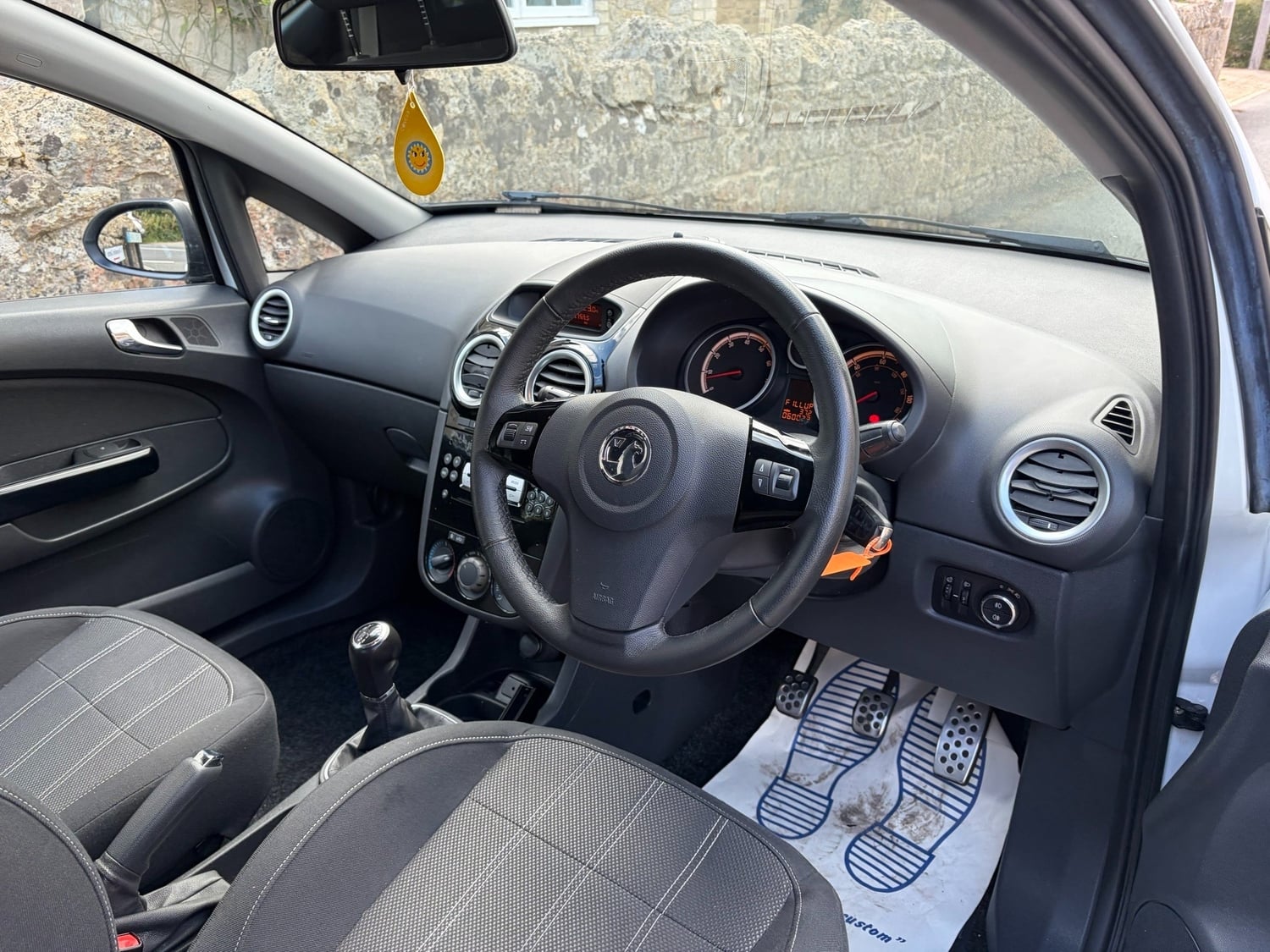 [ berth ]Vauxhall Corsa