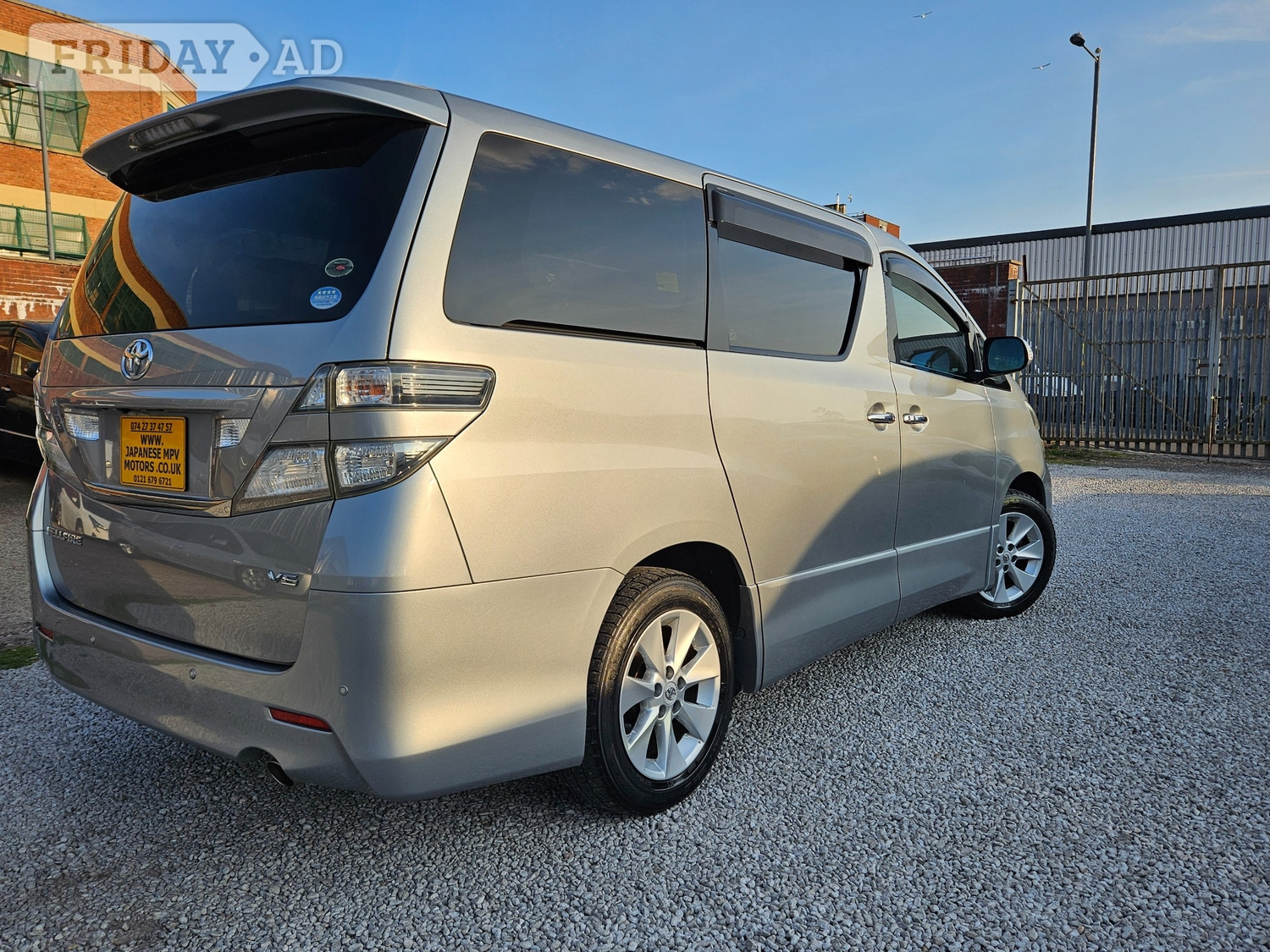 Toyota Vellfire 2010 - Cars in Birmingham
