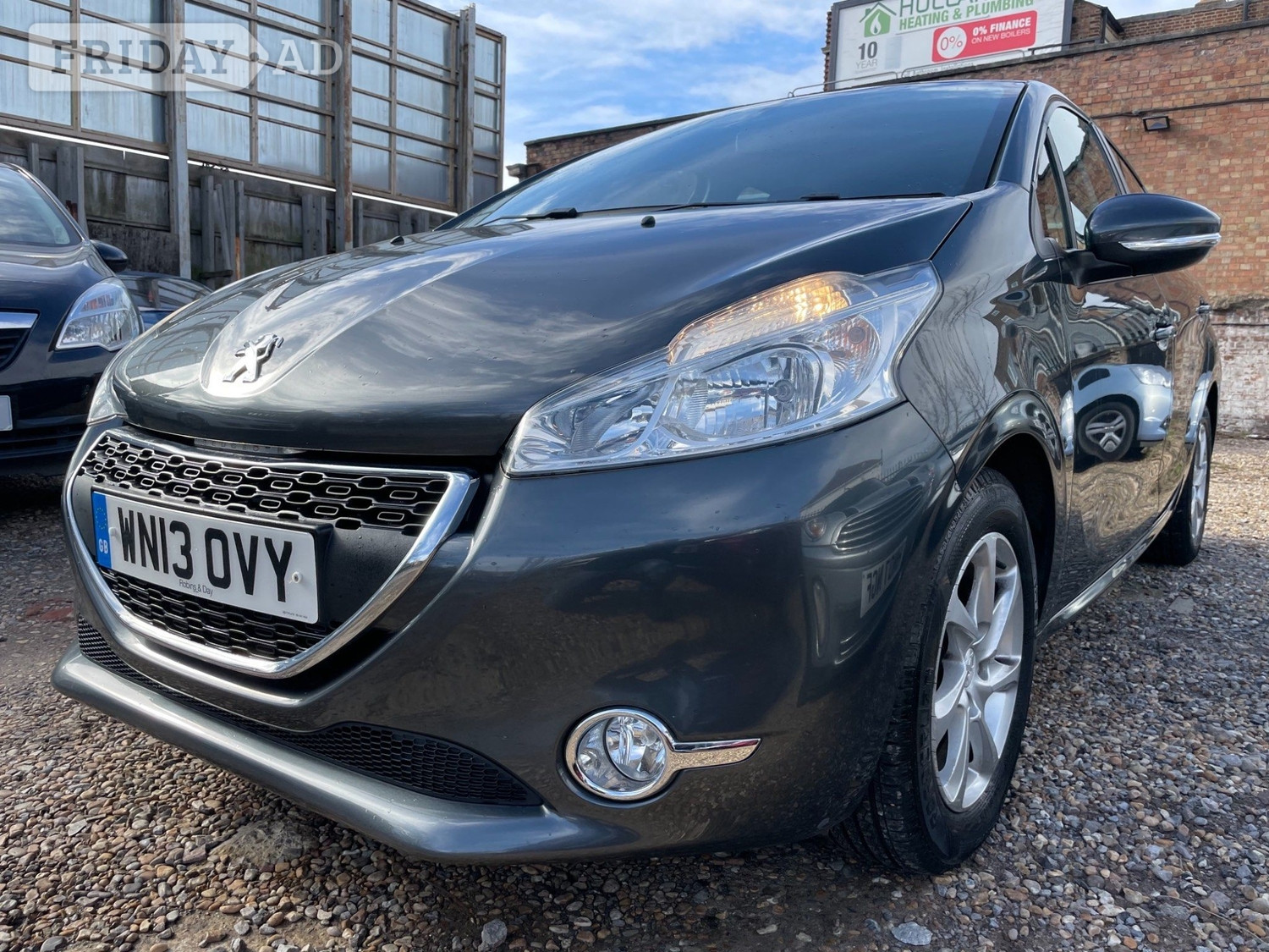 [ berth ]Peugeot 208