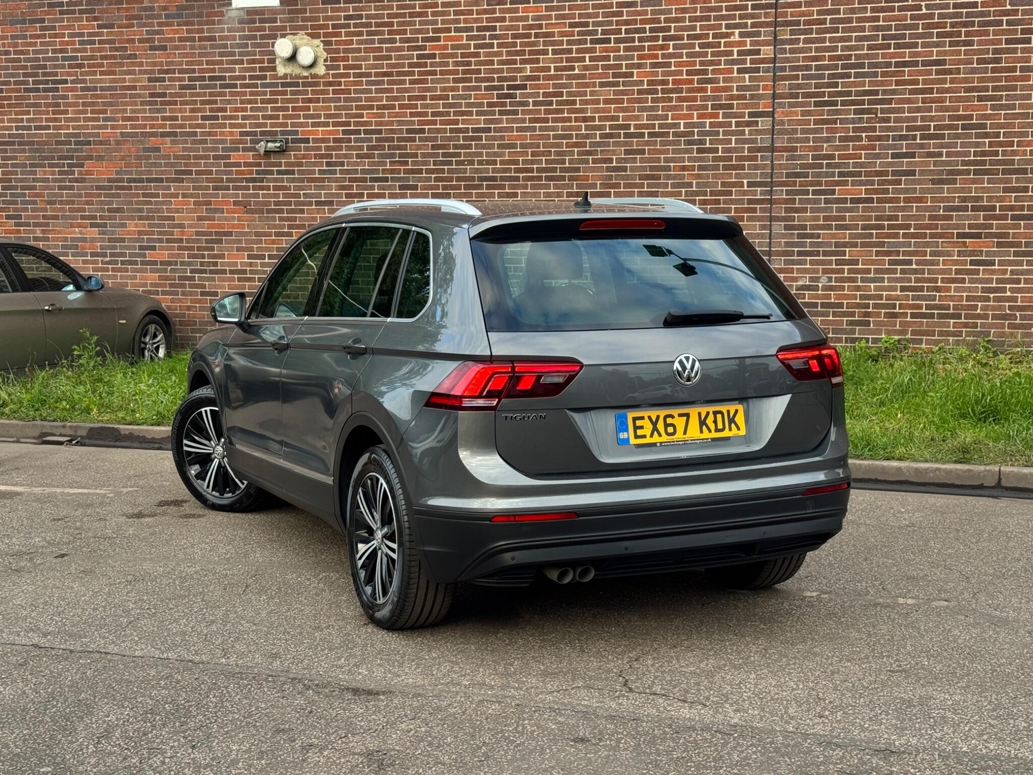 Volkswagen Tiguan 2017 - Cars in Leeds