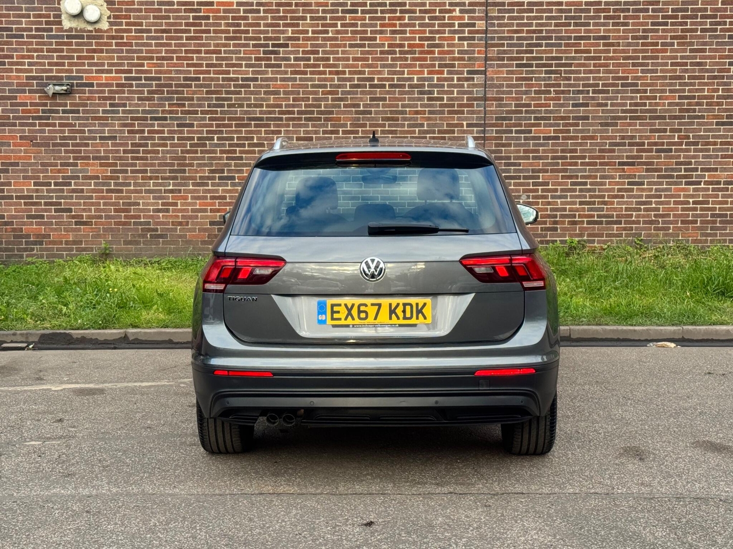 Volkswagen Tiguan 2017 - Cars