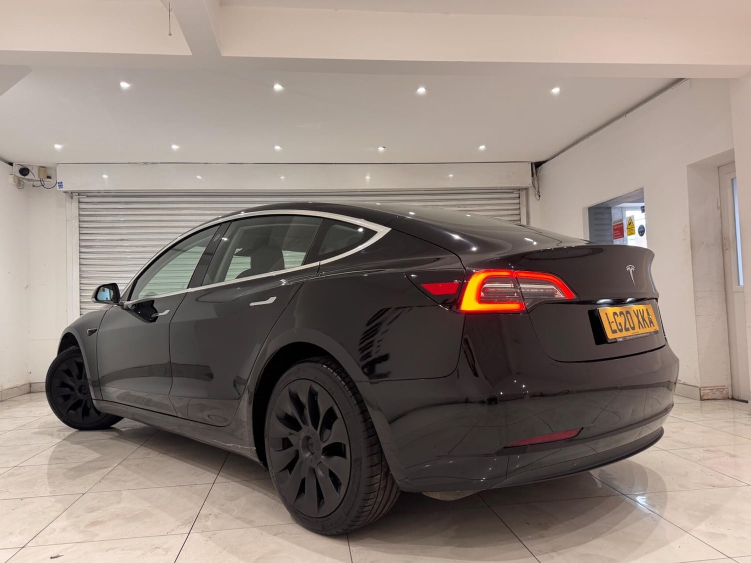 [ berth ]Tesla Model 3