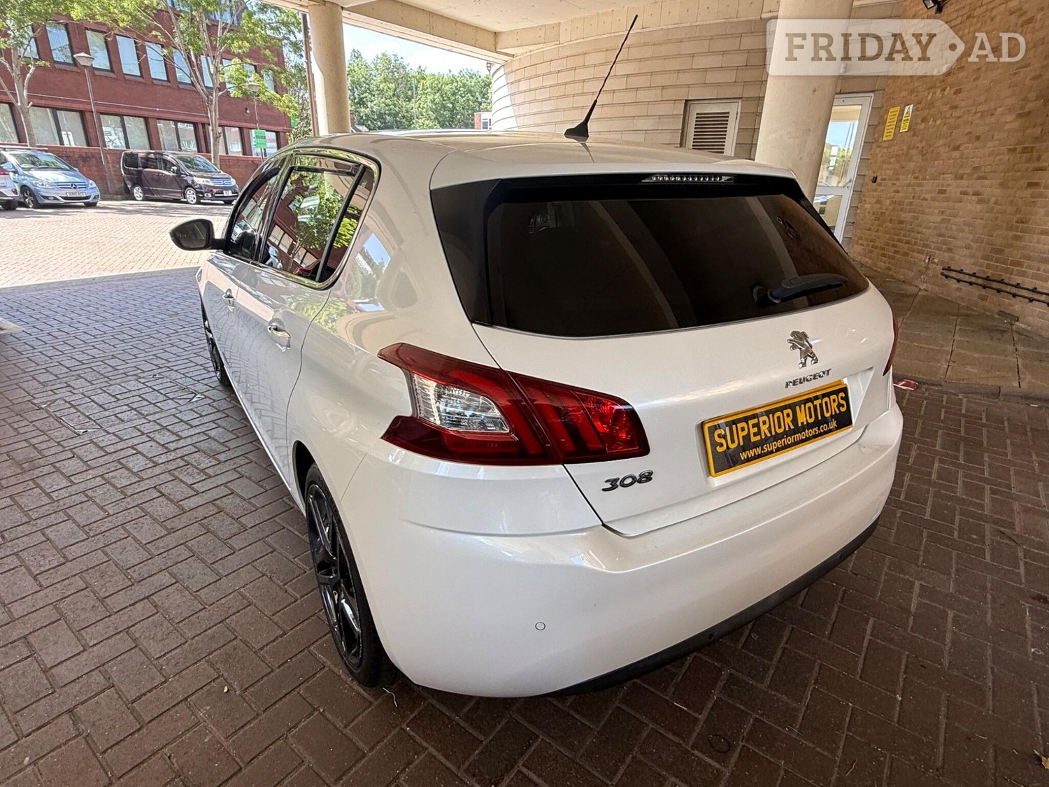 Peugeot 308 2014 - Cars in Staines