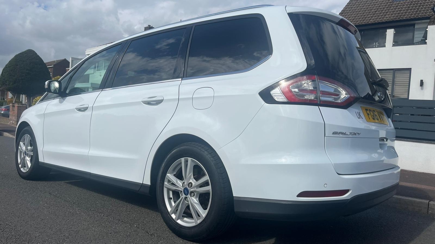 Ford Galaxy 2016 - Cars in Chatham