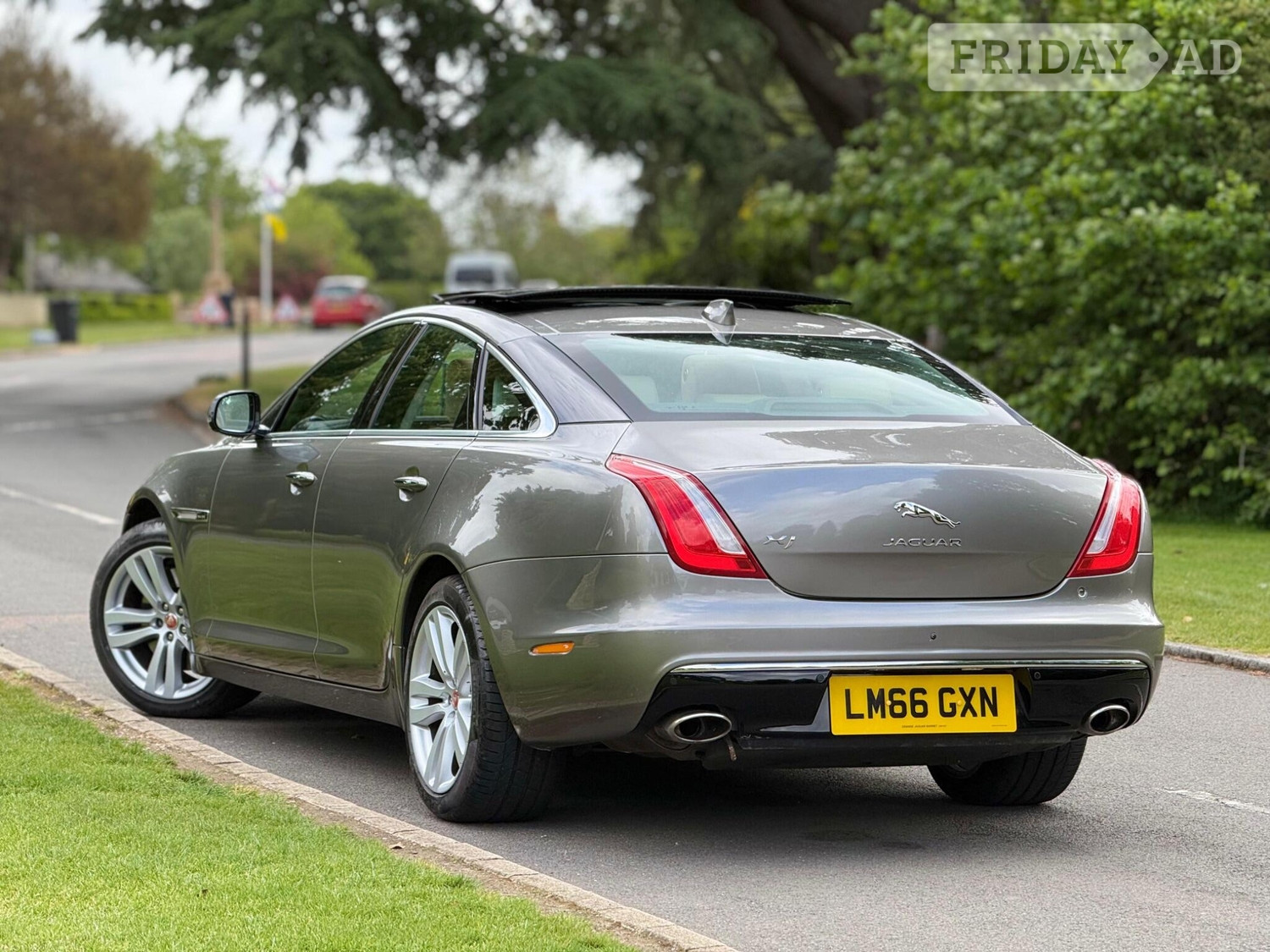 Jaguar XJ 2016 - Cars