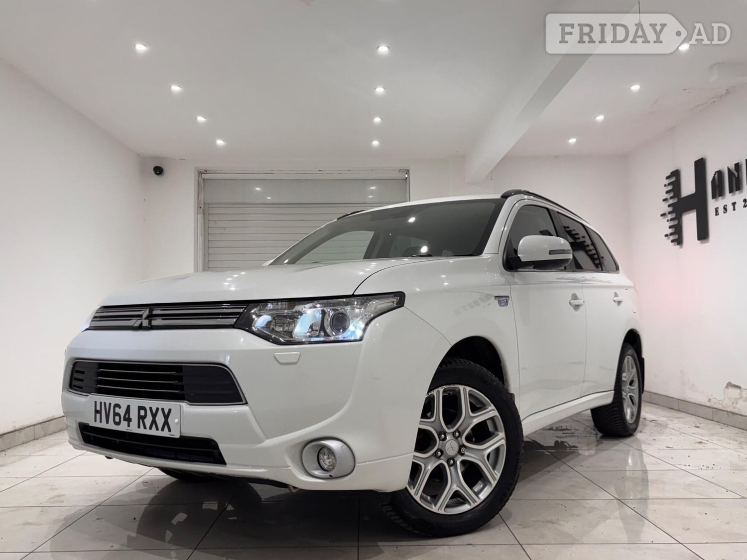 Mitsubishi Outlander 2014 - Cars in Hounslow