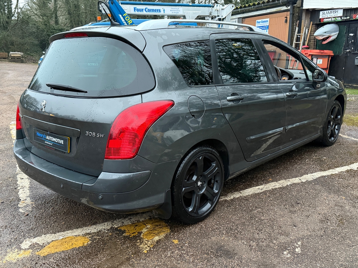 Peugeot 308 SW 2013 - Cars in Newport