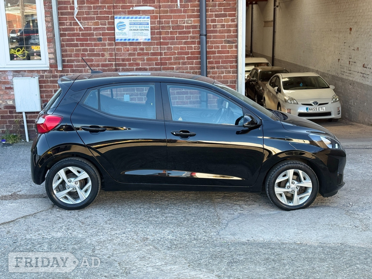 Hyundai i10 2023 - Cars