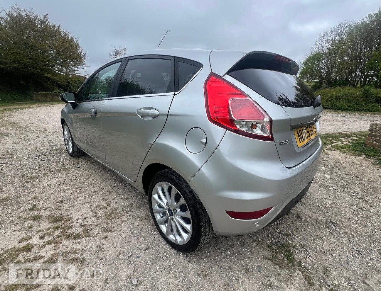 Ford Fiesta 2015 - Cars