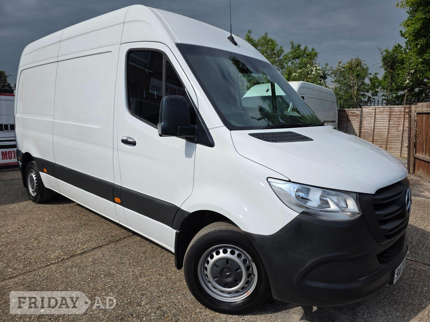 Mercedes-Benz Sprinter 2024 in Hounslow