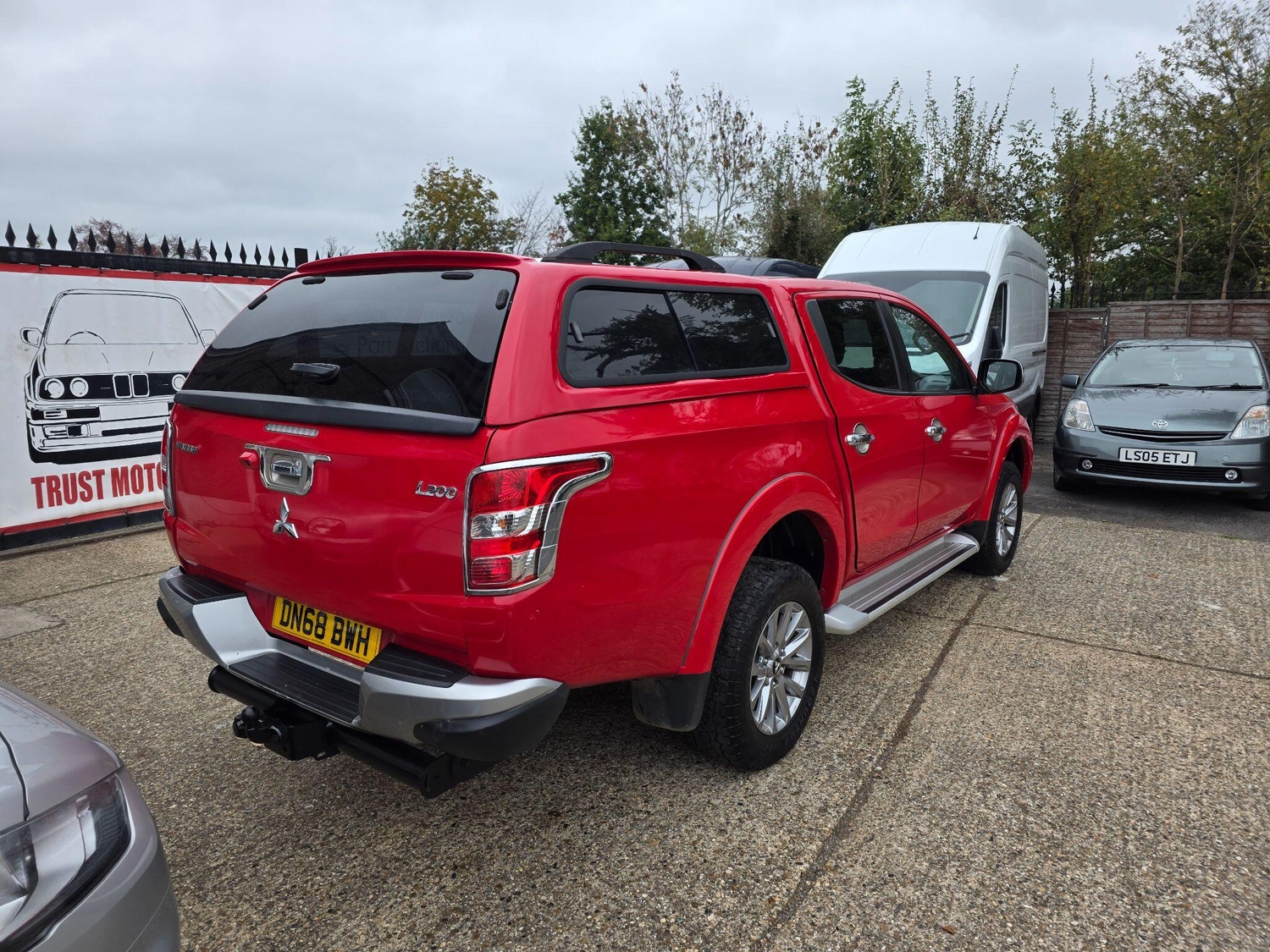 [ berth ]Mitsubishi L200