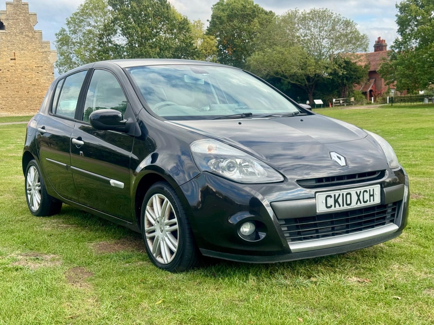 Renault Clio 2010 - Cars
